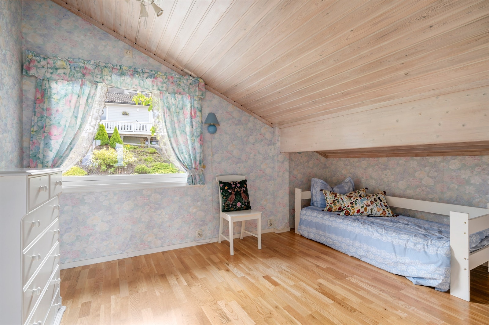 Soverom i loftsetasjen. Galleribilde