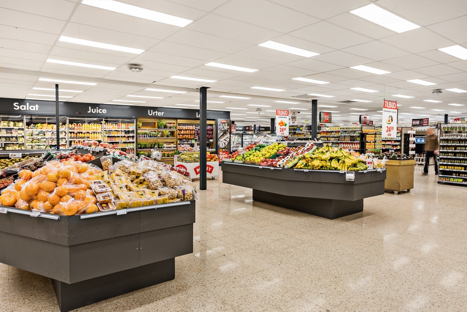 Gangavstand til Meny dagligvareforretning på Skallestad - butikken ligger kun ca. 600 meter fra eiendommen. Galleribilde