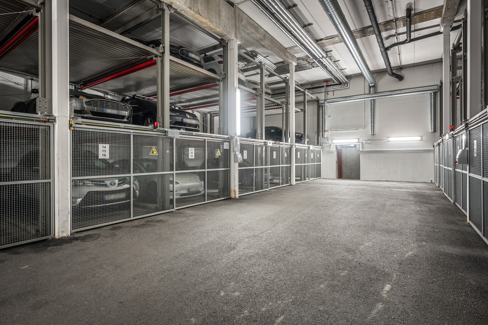 Det er mulig å kjøpe garasjeplass for kr 300 000,- i tillegg - Dersom du ikke har bil nå er disse normalt enkelt å leie ut Galleribilde