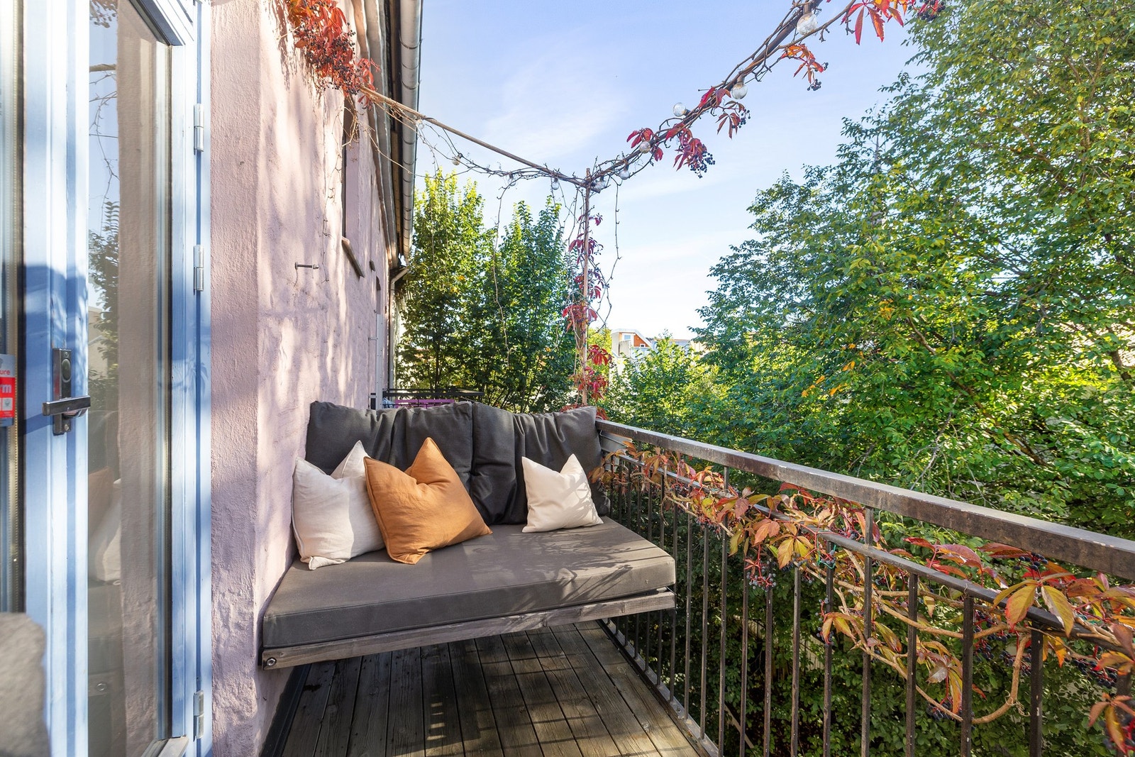 Midtsommers har du solen fra ca. kl 09 til ca. kl 18 Galleribilde