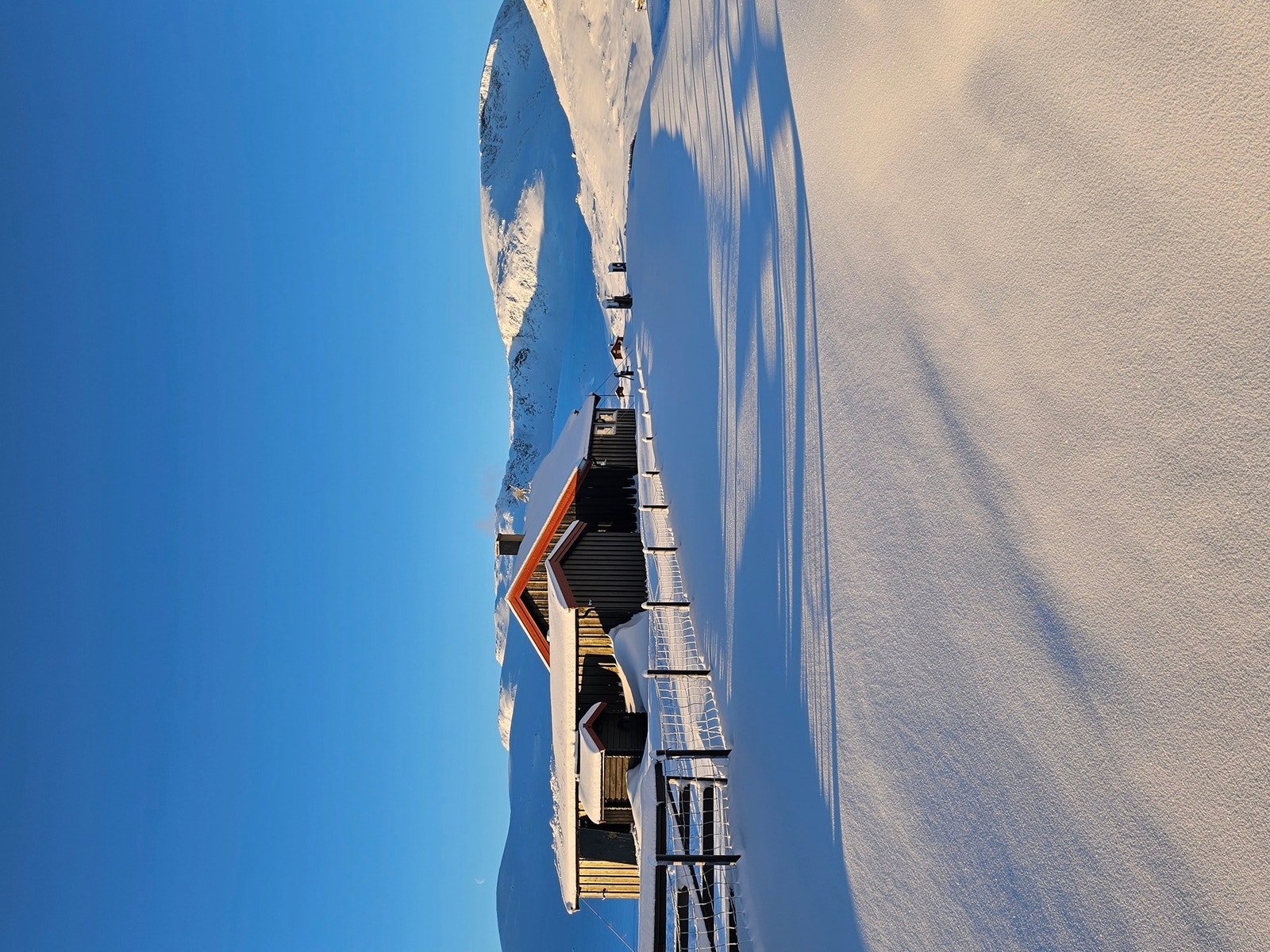 På vinterstid går skiløypene forbi i nærheten av hytten Galleribilde