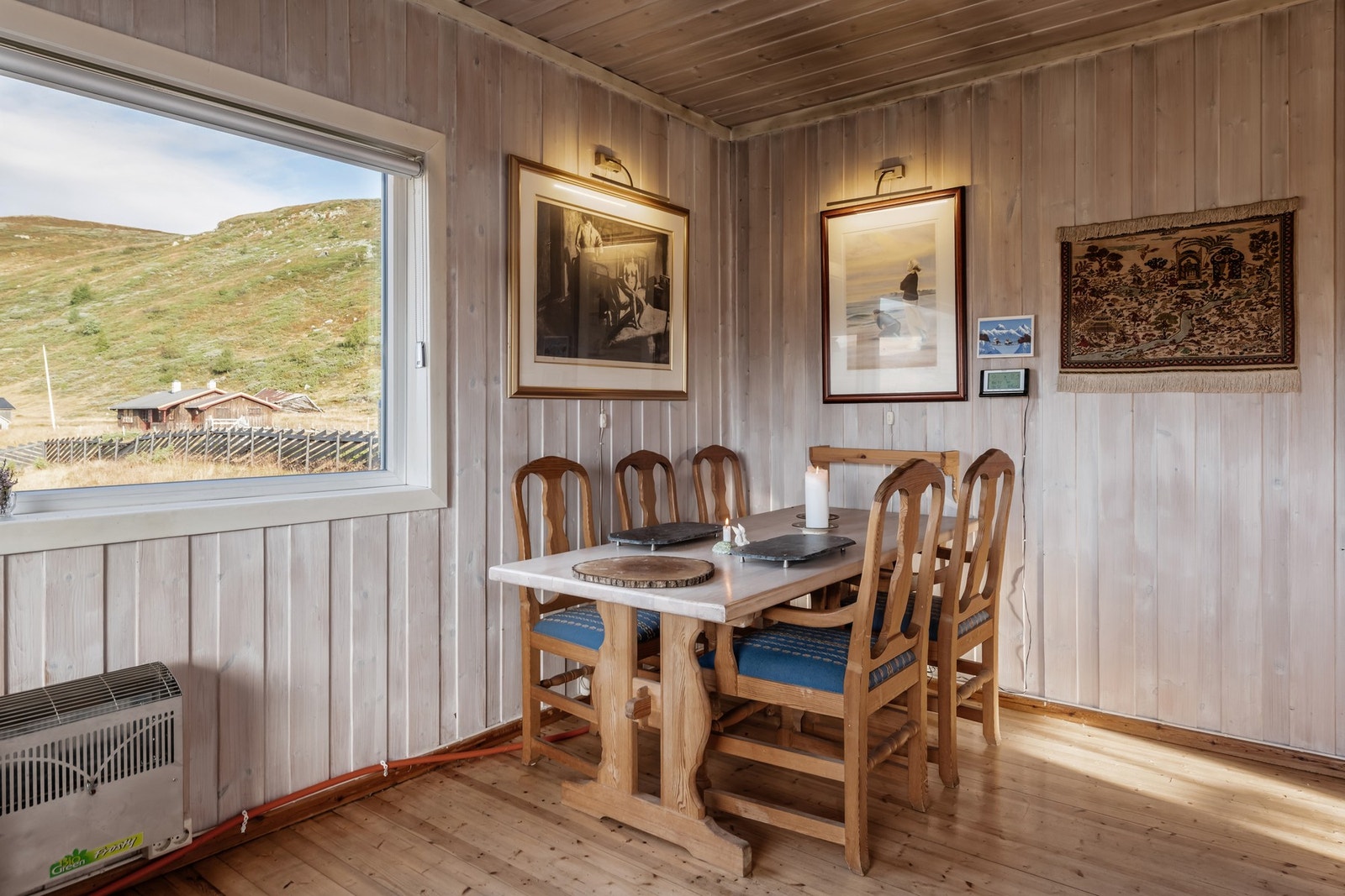 Koselig spiseavdeling - perfekt for å samle familien til gode samtaler, og nydelige måltider Galleribilde