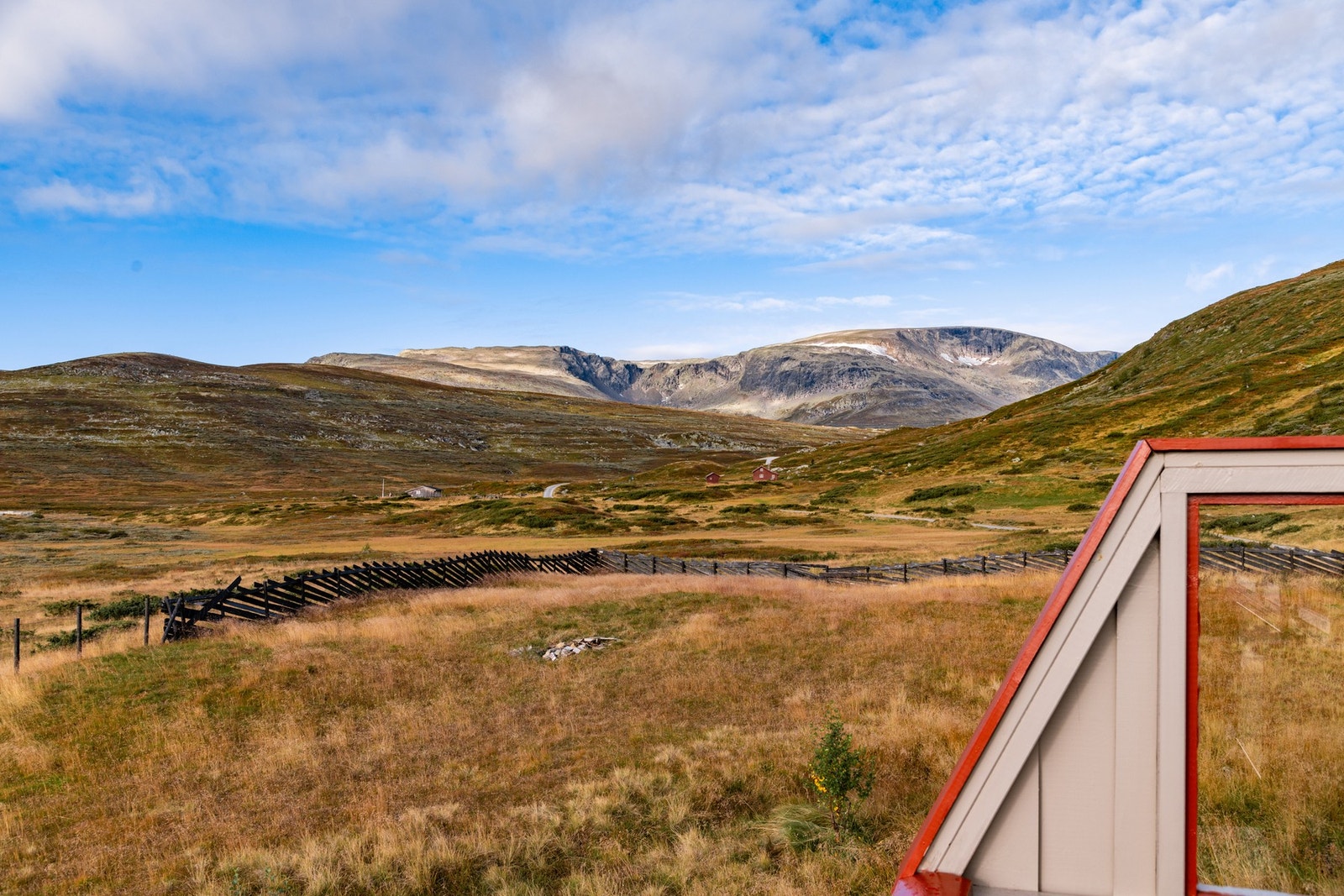 Evig vakker utsikt mot majestetiske Hallingskarvet Galleribilde