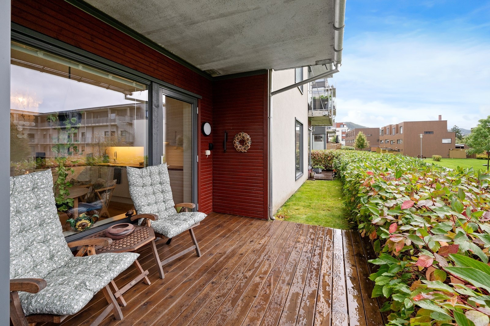 God plass til diverse utemøbler og grill. Galleribilde