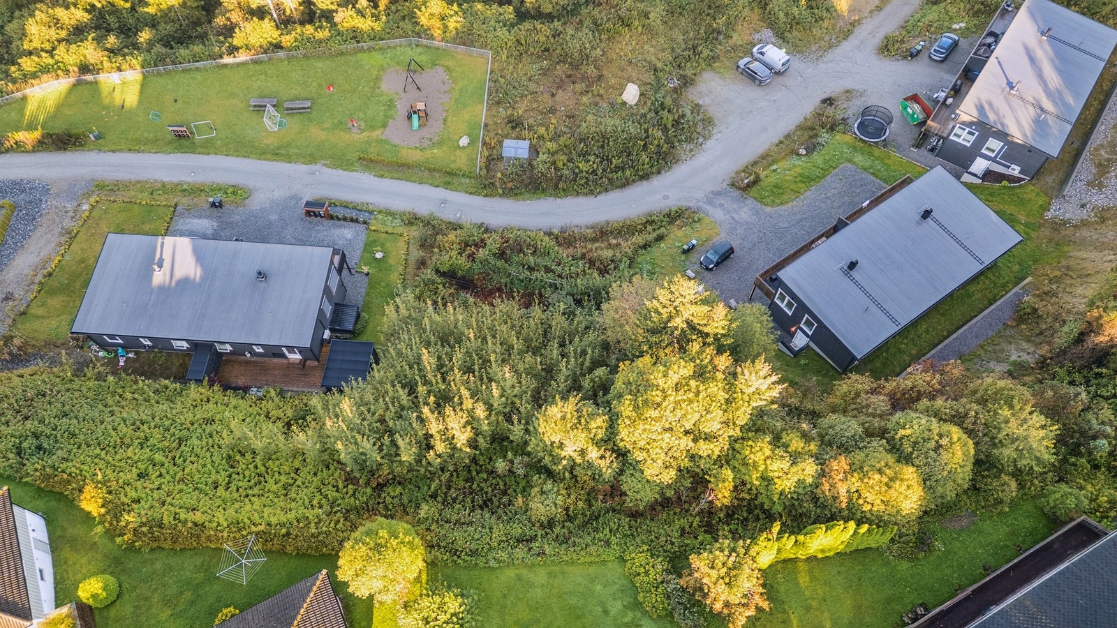 Tomten er på hele 1077kvm! Galleribilde