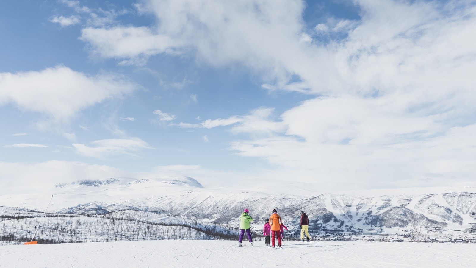 Det er kort vei til det populære skianlegget som strekker seg over begge dalsidene på Geilo. Her er det nedfarter for hele familien. Foto: Paul Arthur Lockhart Galleribilde