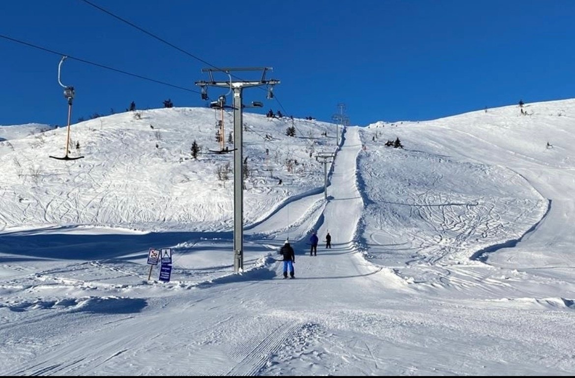 Veggli Skisenter med alpinbakke ligger øverst i Killingdalen. Her er det også egen kjelkebakke hvor man kan leie utstyr og få en fartsrik og morsom opplevelse. Galleribilde
