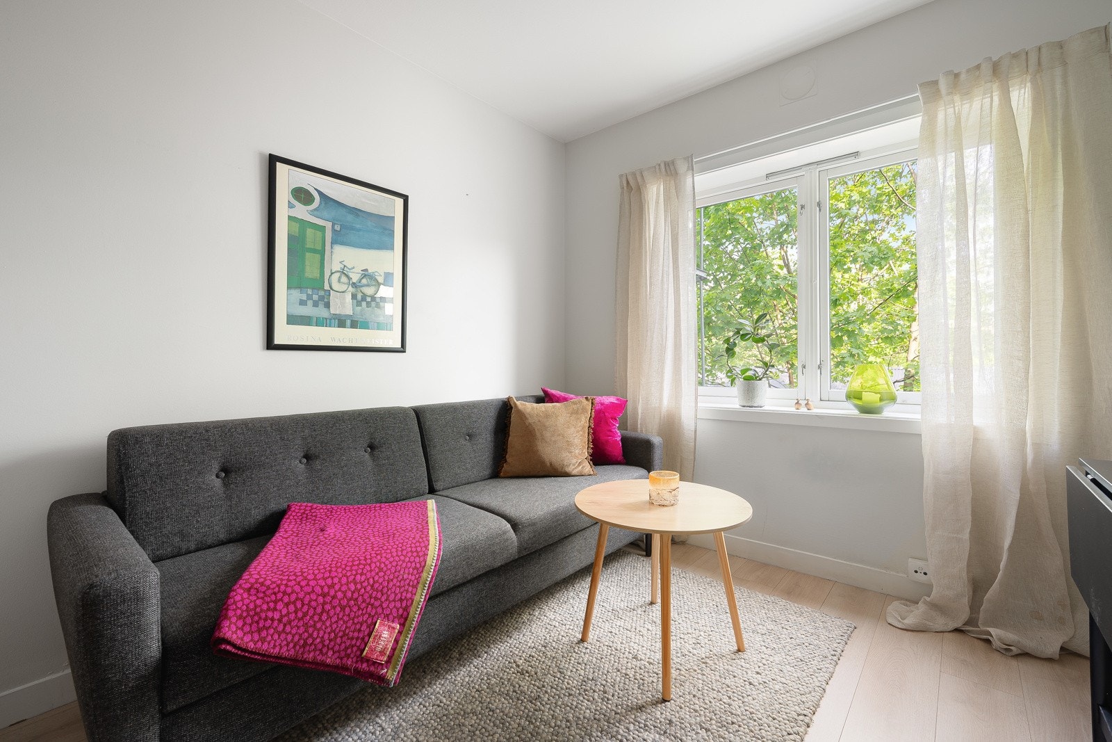 Her får du store vindusflater som slipper inn rikelig med dagslys. Galleribilde