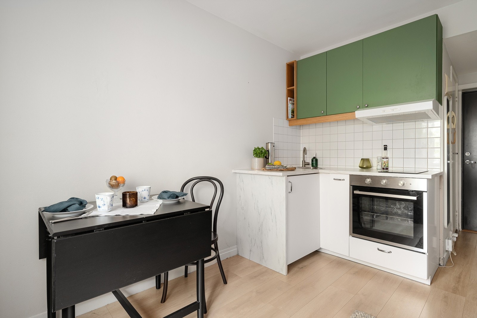 Det er plass til spisebord i tilknytning til kjøkkenet. Galleribilde