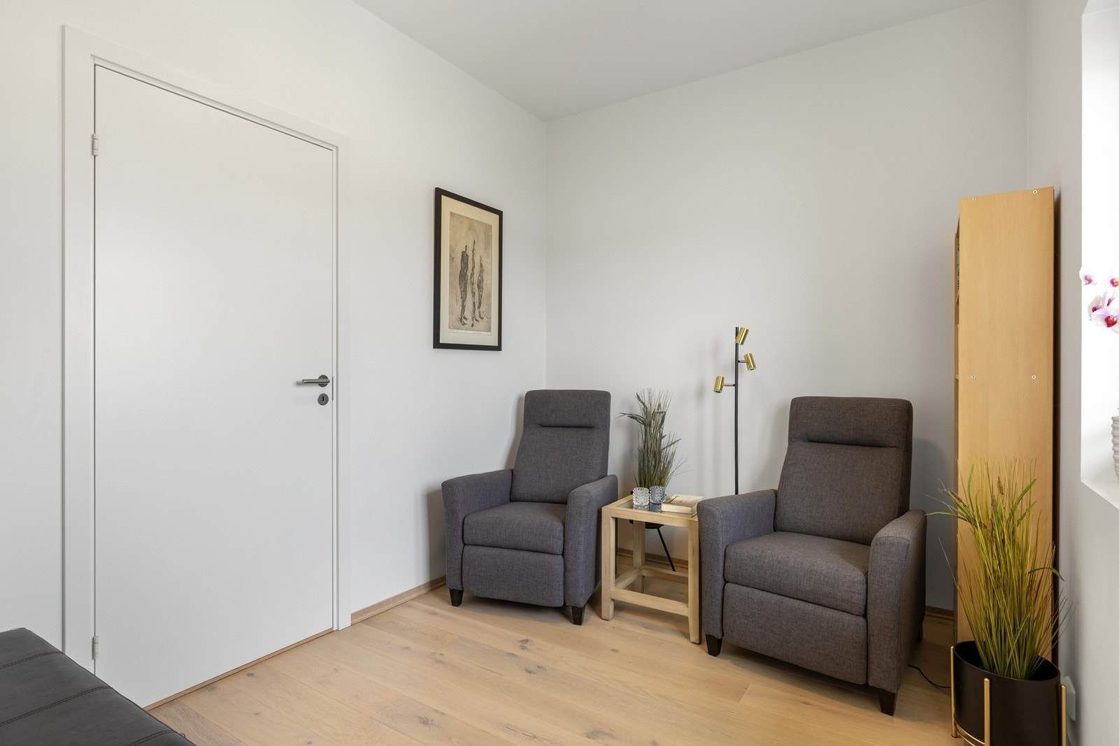 Soverom 3 med dør til innenforliggende bod. Kan også brukes til kontor eller TV-rom Galleribilde