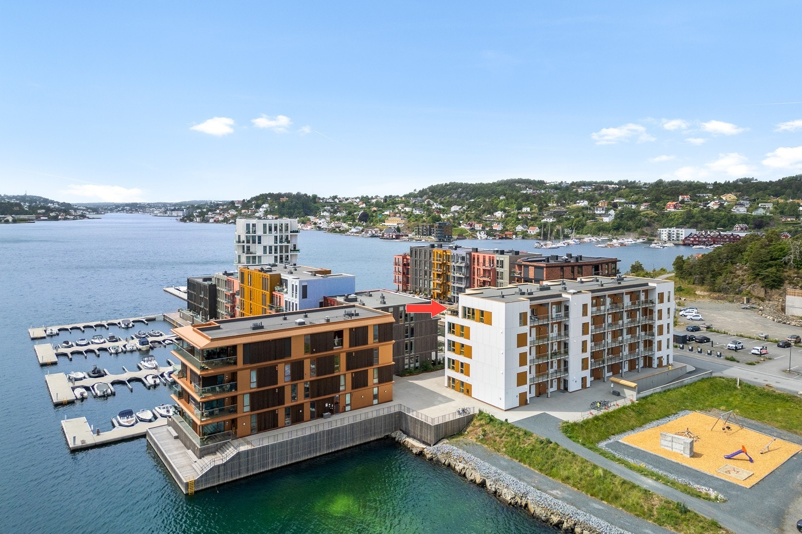 Oversiktsbilde av Bryggebyen sett fra øst Galleribilde