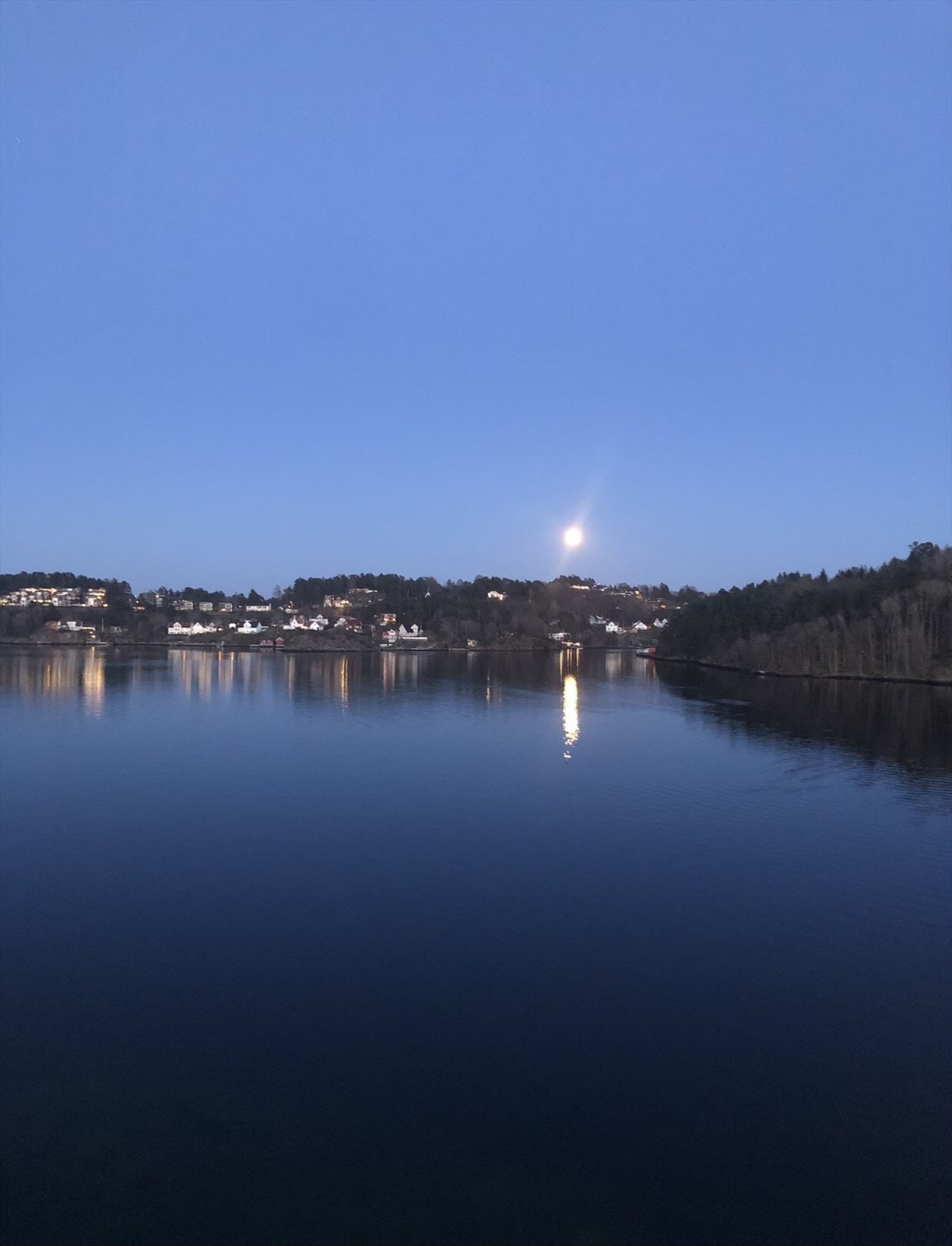 ISoloppgang over Tromøysund Galleribilde