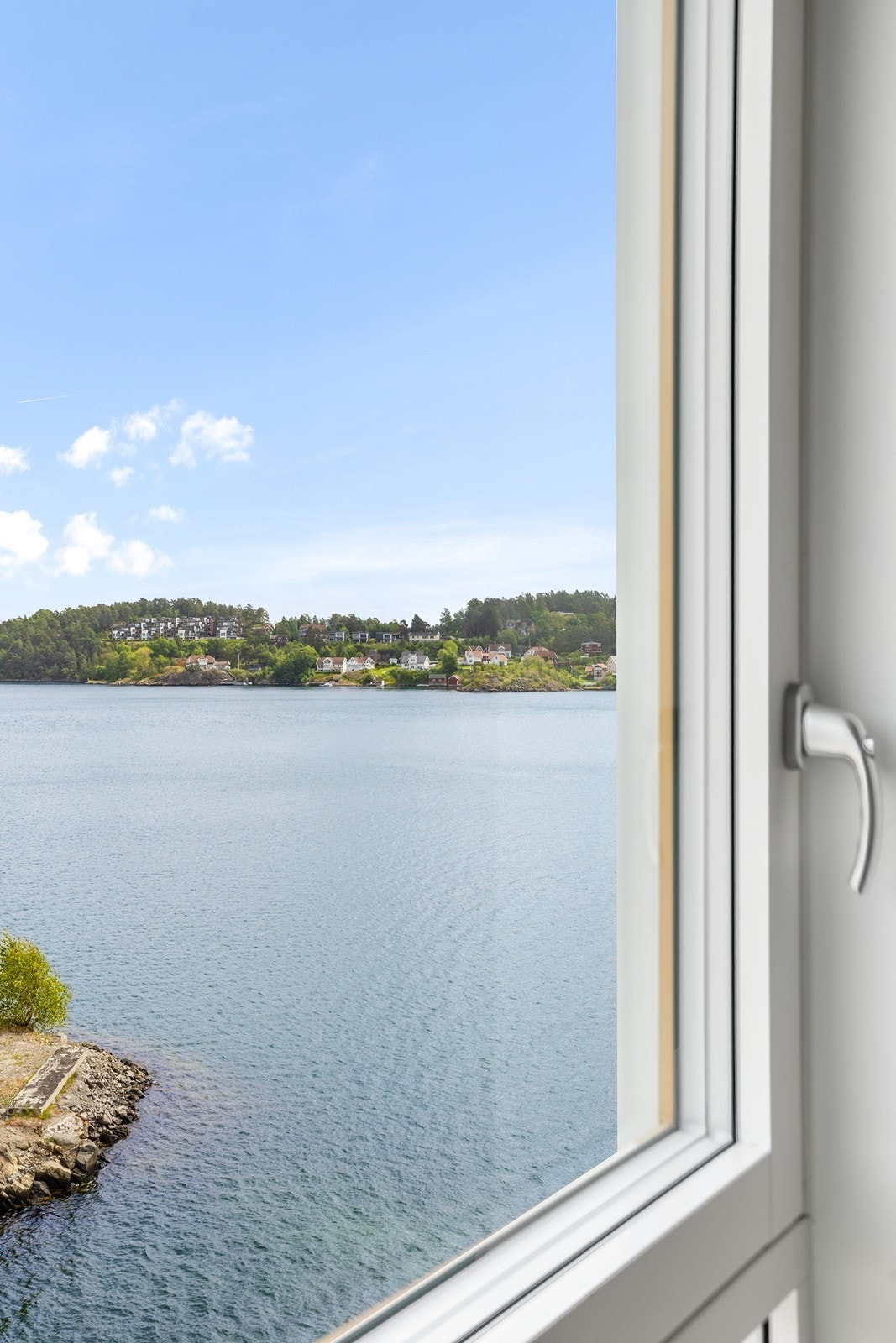 Utsikt til Tromøysund fra hovedsoverom Galleribilde