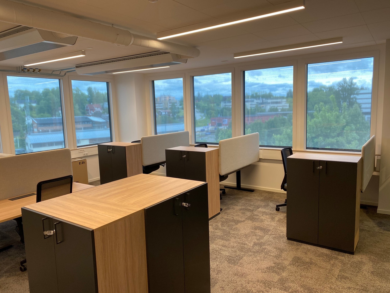 Teamkontor for 7 peroner i Asker Galleribilde