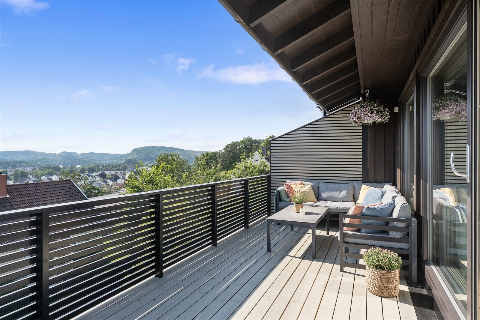 Her har man også sol fra morgen til sent på kveld Galleribilde