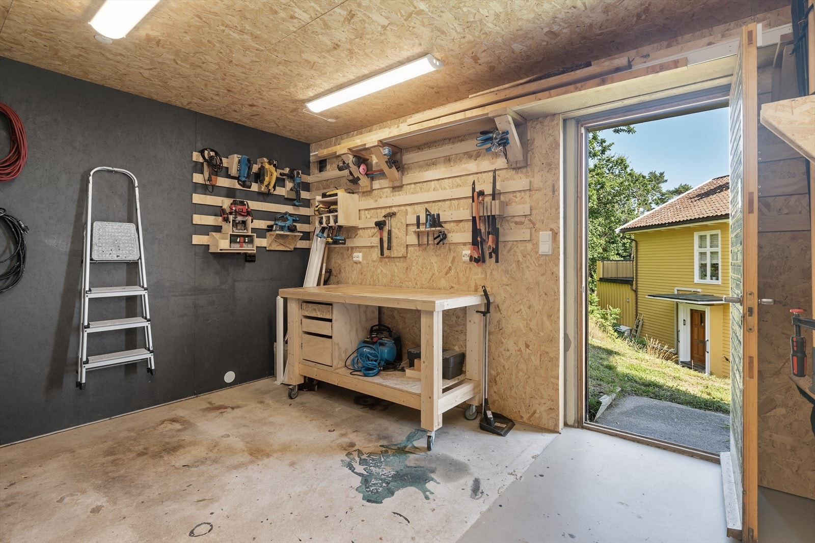 Verksted/bod Galleribilde