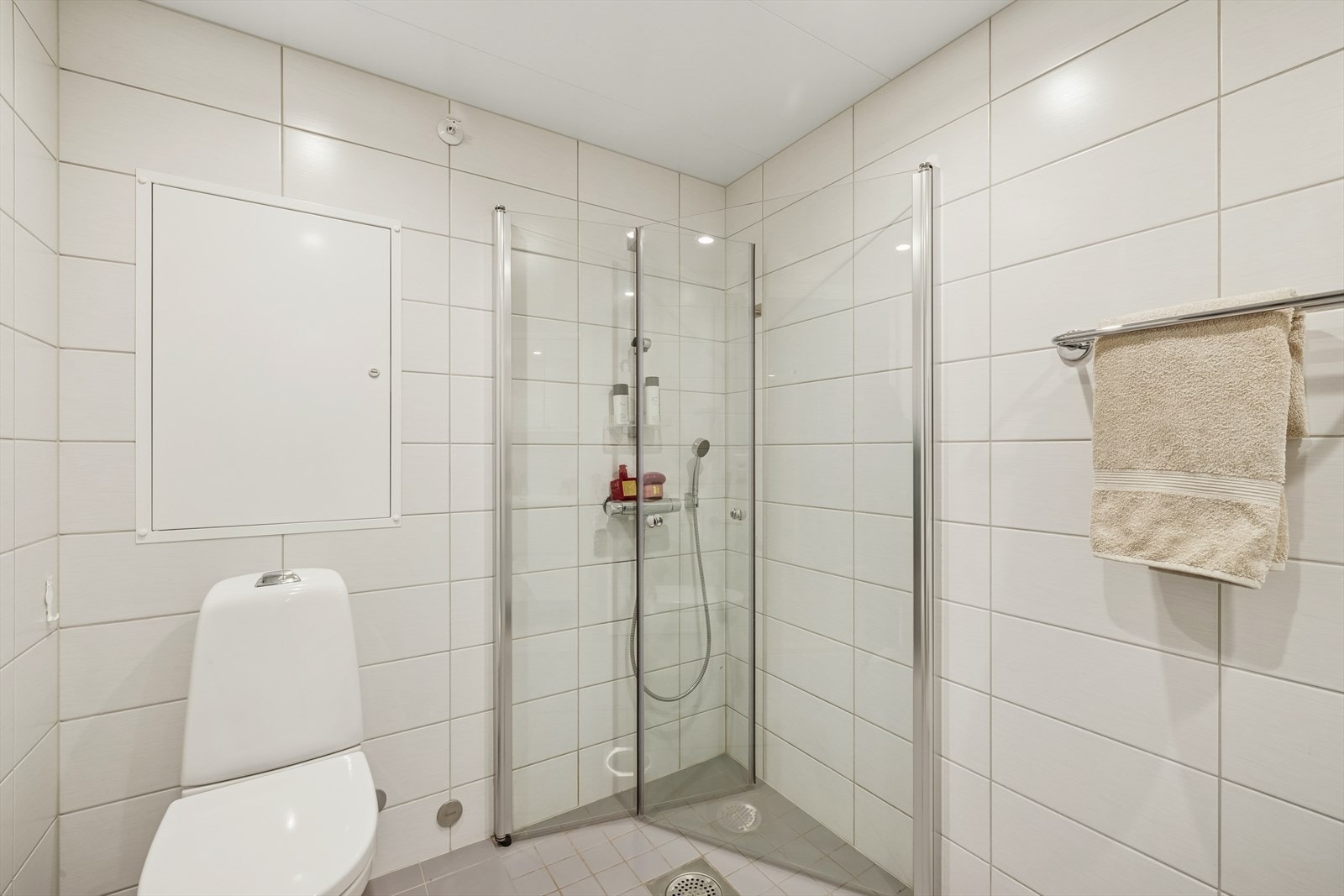 Forøvrig byr badet på vannbåren gulvvarme. Galleribilde