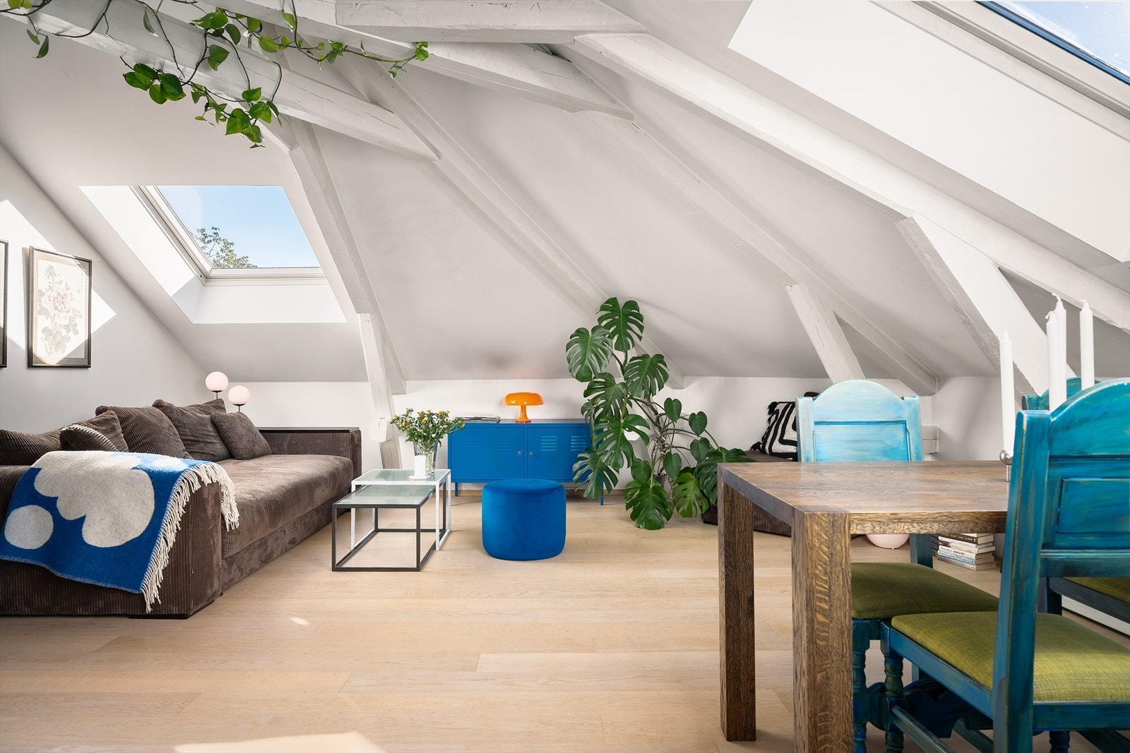 En meget lys loftsleilighet Galleribilde