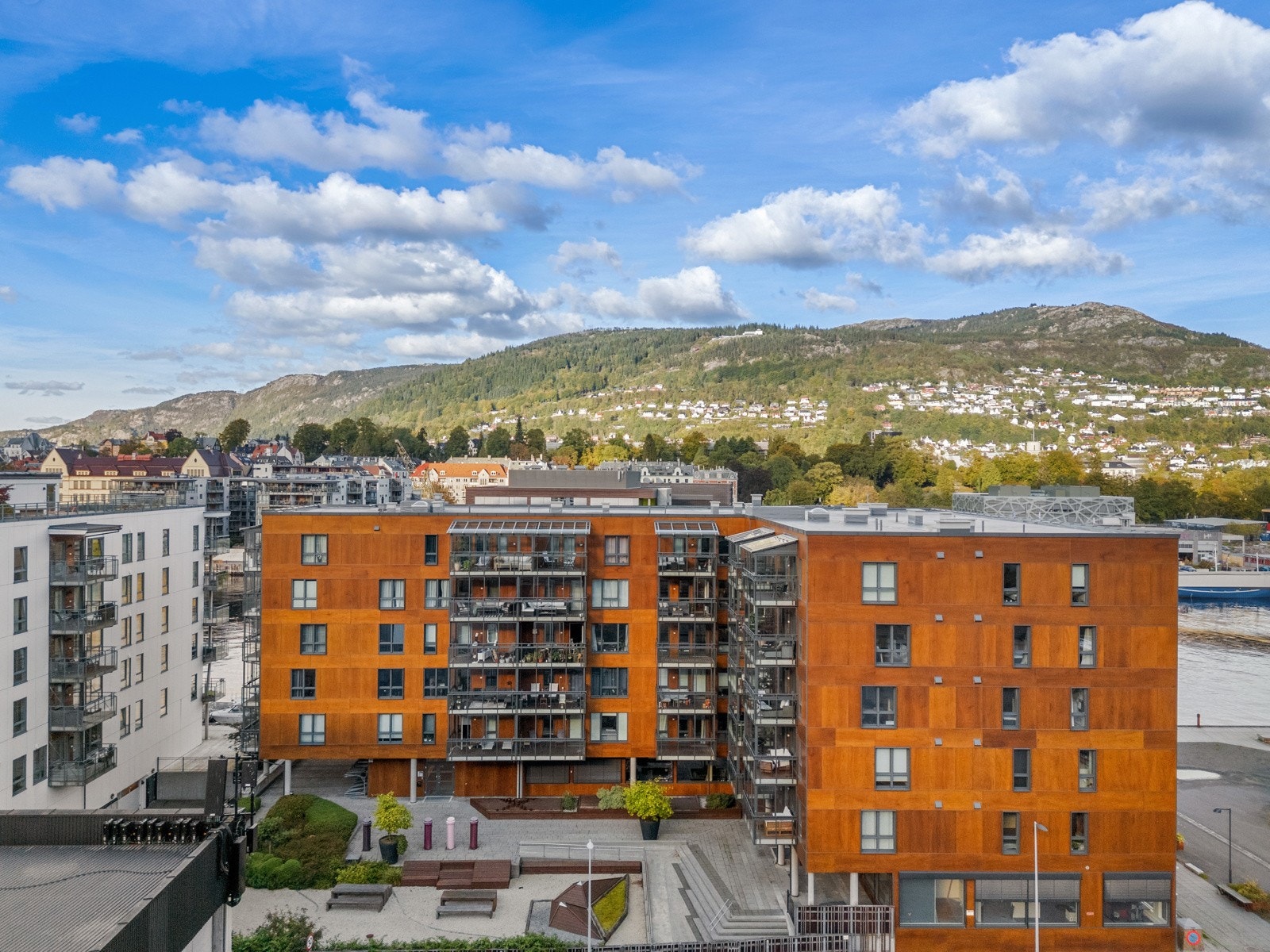 - Her bor du sentralt i et attraktivt område med kort vei til bybanestopp, bussholdeplass, dagligvarebutikker, restauranter og treningssenter - Galleribilde