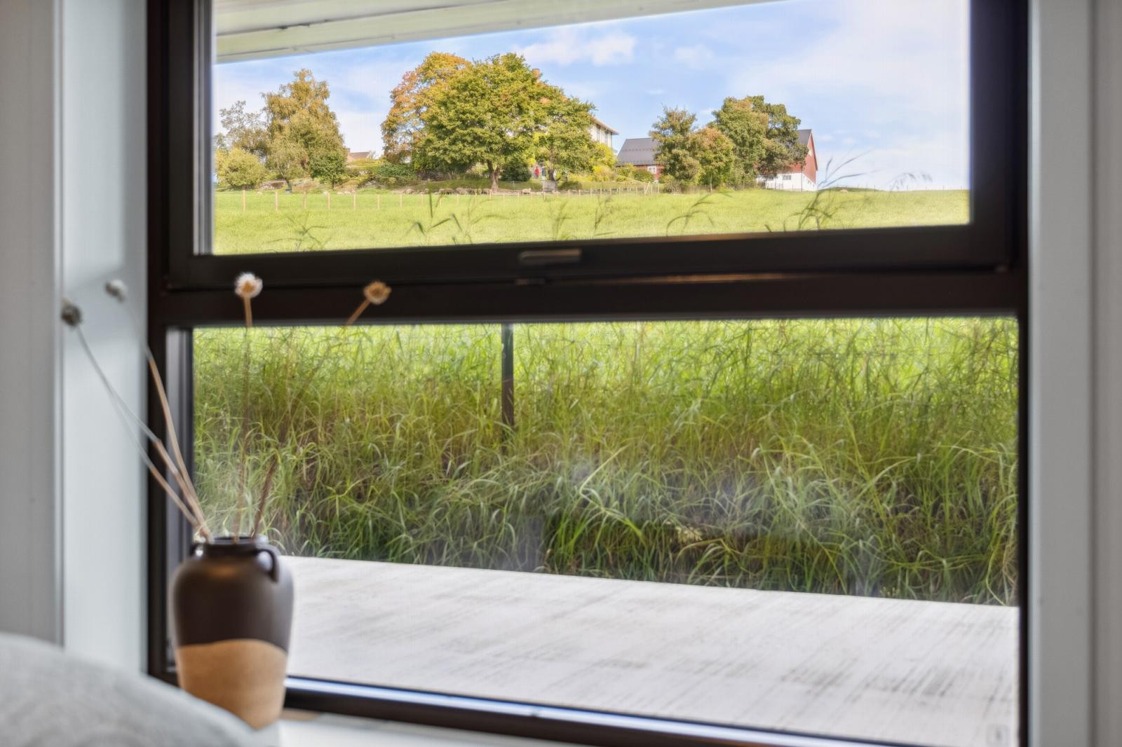 Hovedsoverommet ligger vendt mot rolige omgivelser. Galleribilde