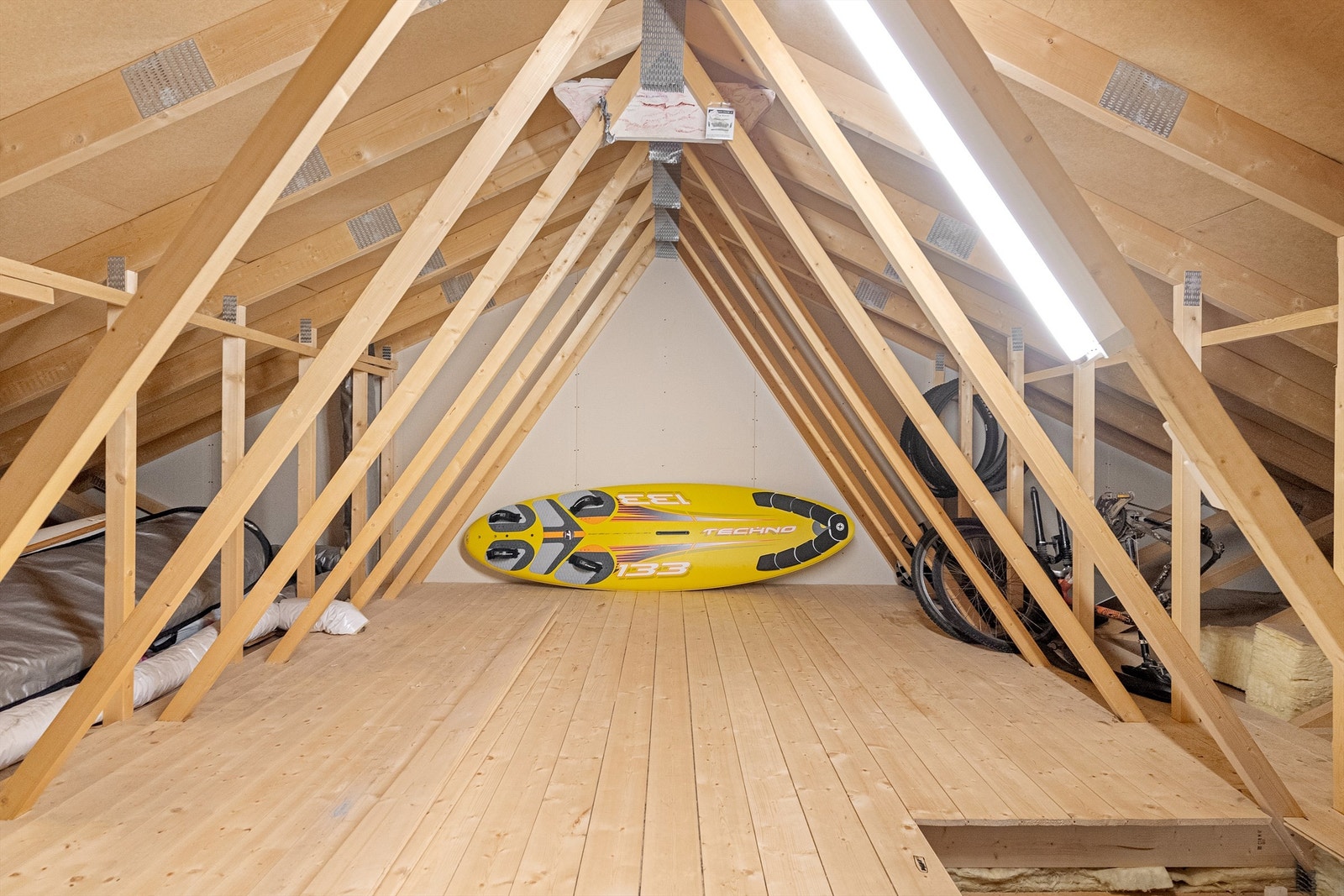 Uinnredet loft. Ikke målbart areal. Galleribilde