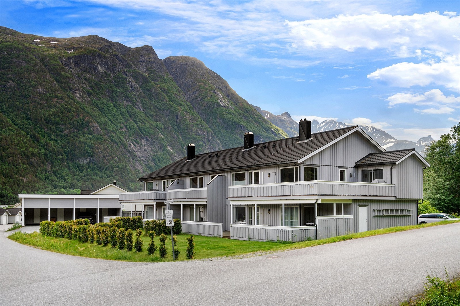 Familievennlig og rolig område. Nært Galleribilde