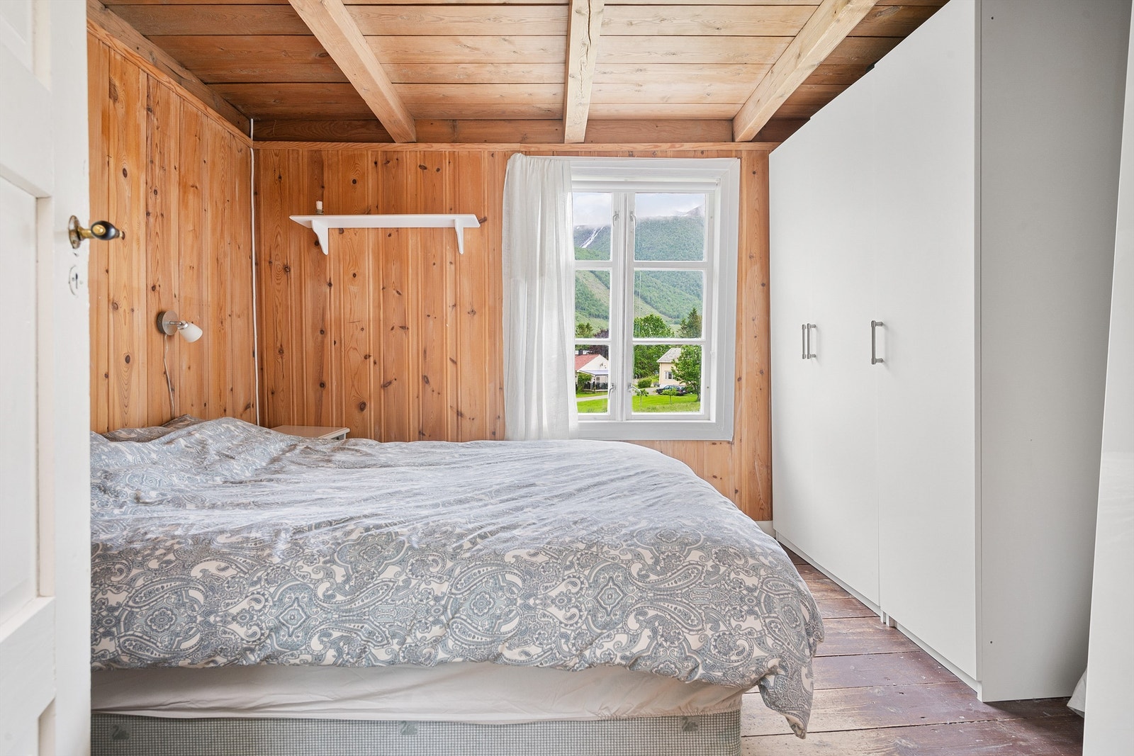 Soverom på loft Galleribilde