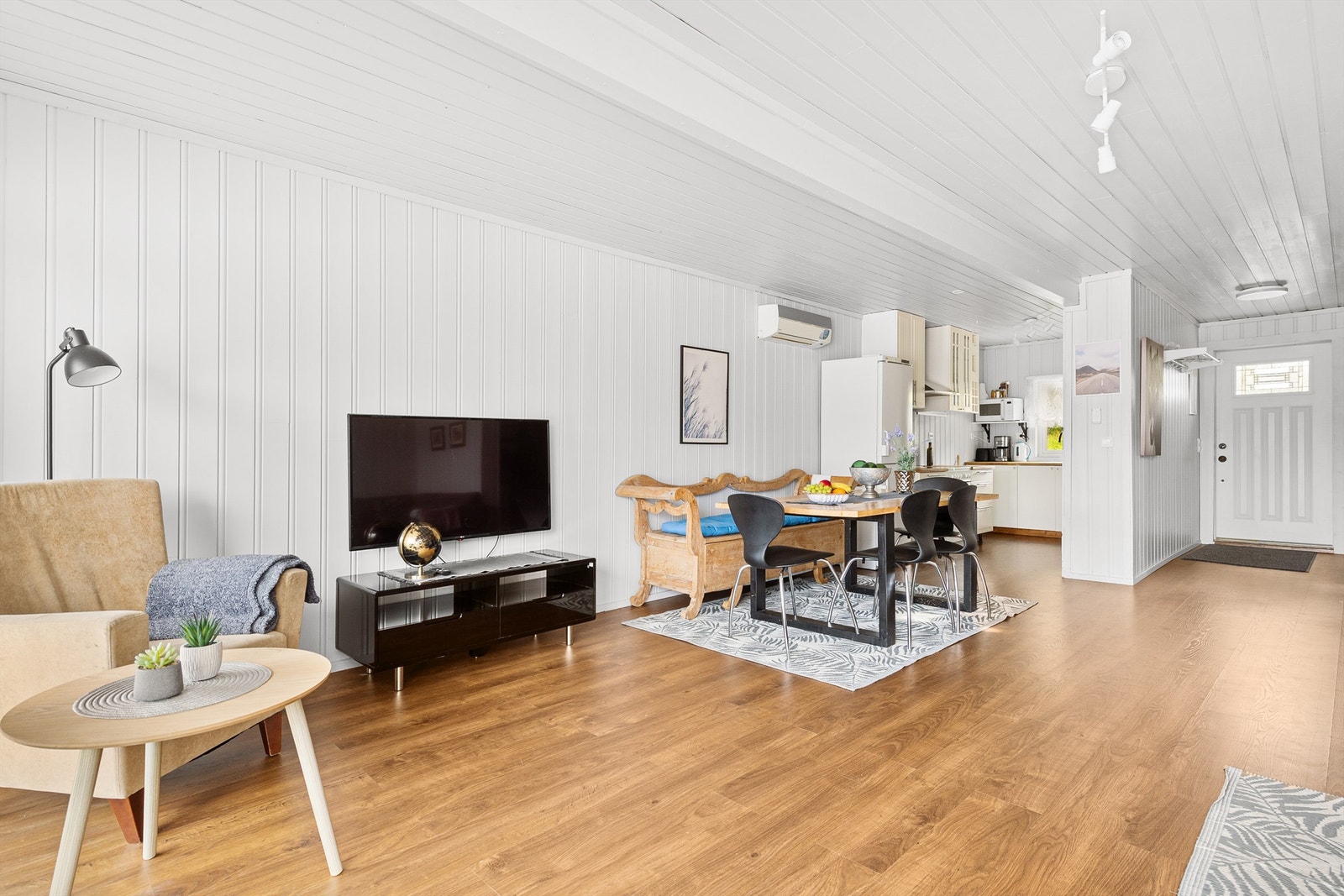 Spiseplass ved kjøkkenet Galleribilde