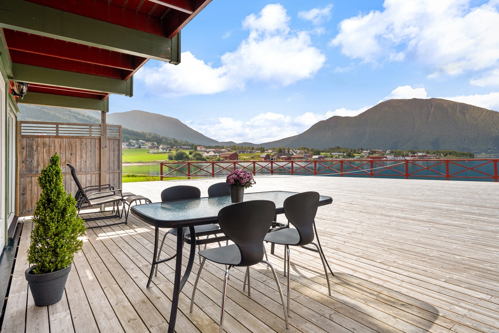 Nydelig utsikt fra uteplassen Galleribilde