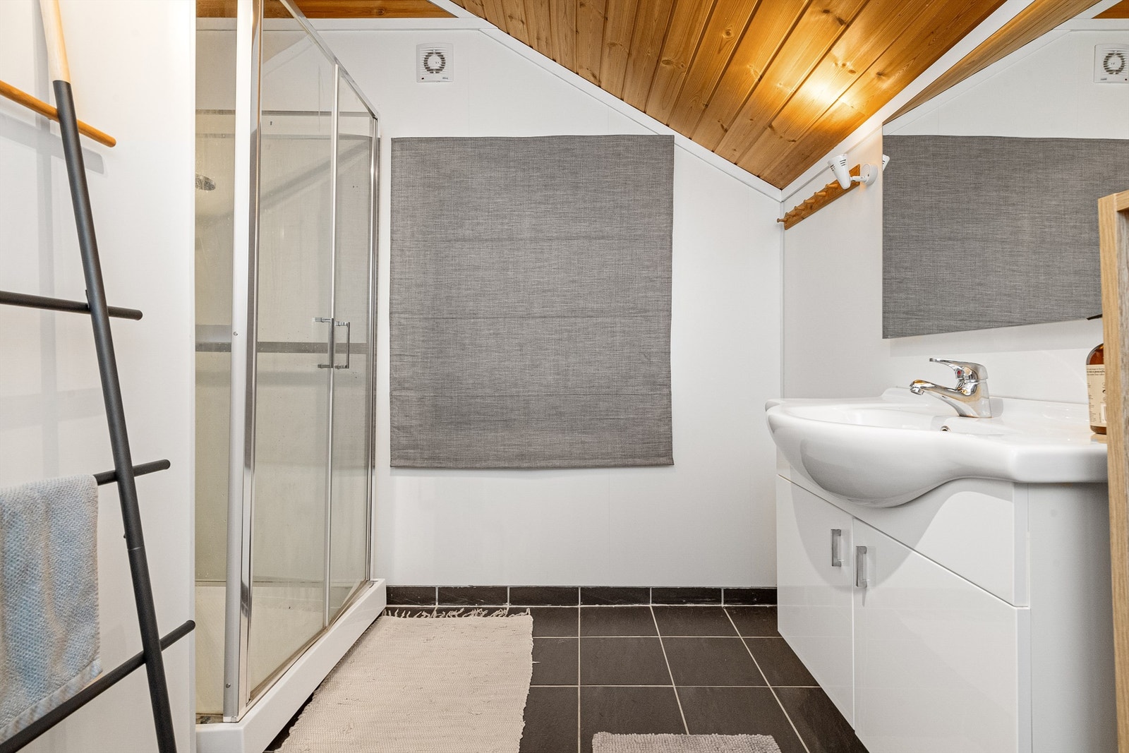 Bad på loft Galleribilde