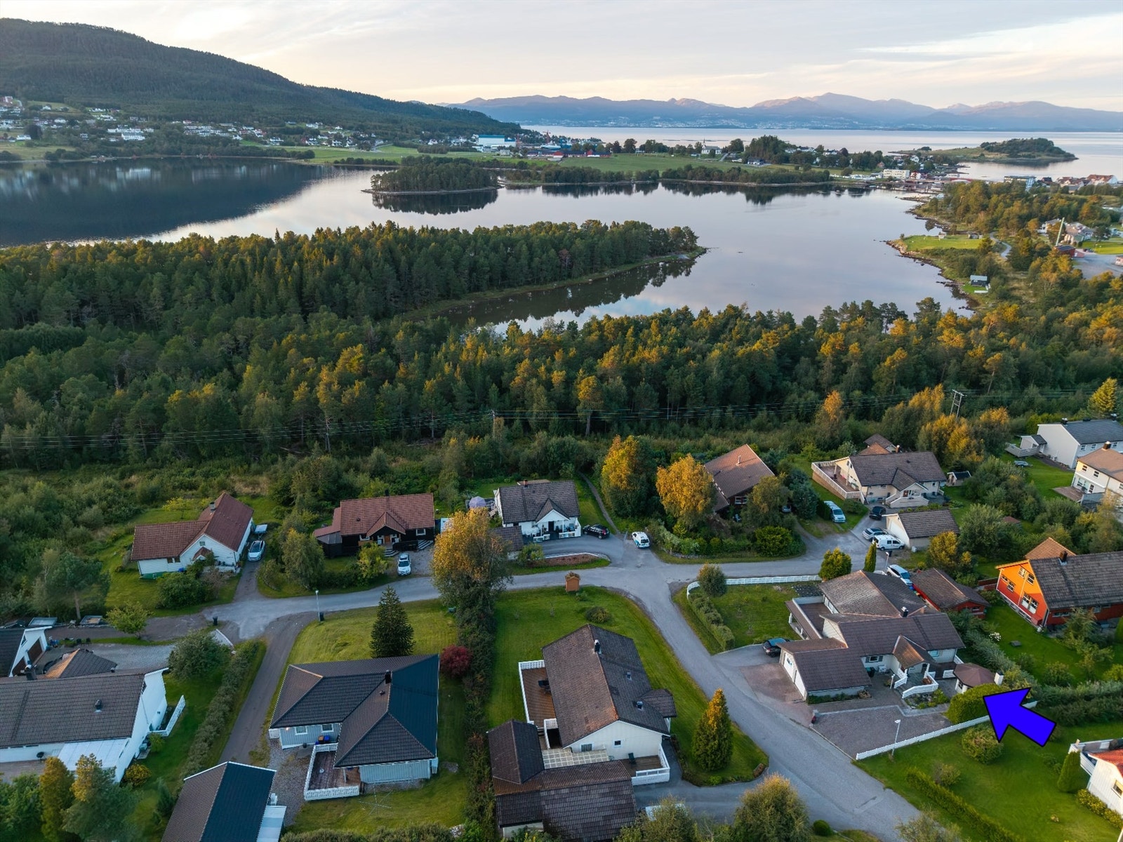 Boligen ligger fint til i Kråkvika med flere turmuligheter Galleribilde