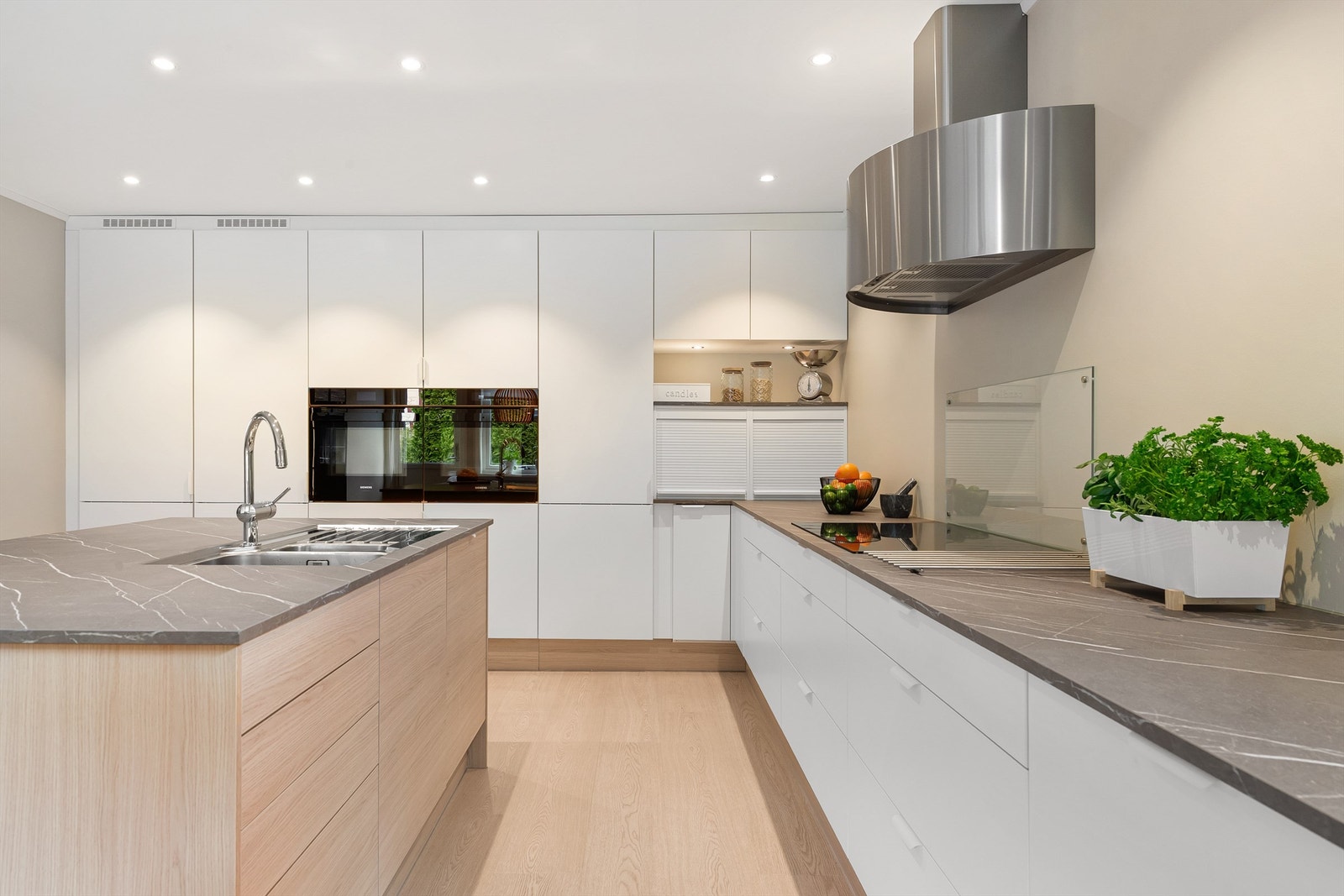 Innredningen har integrerte hvitevarer Galleribilde