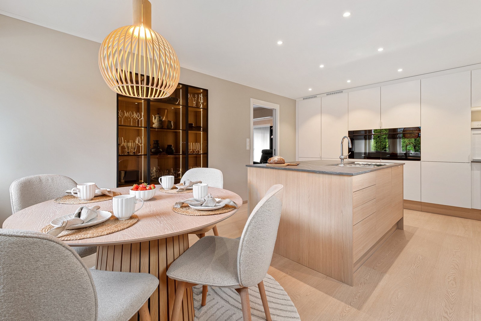 Koselig spiseplass på kjøkkenet Galleribilde