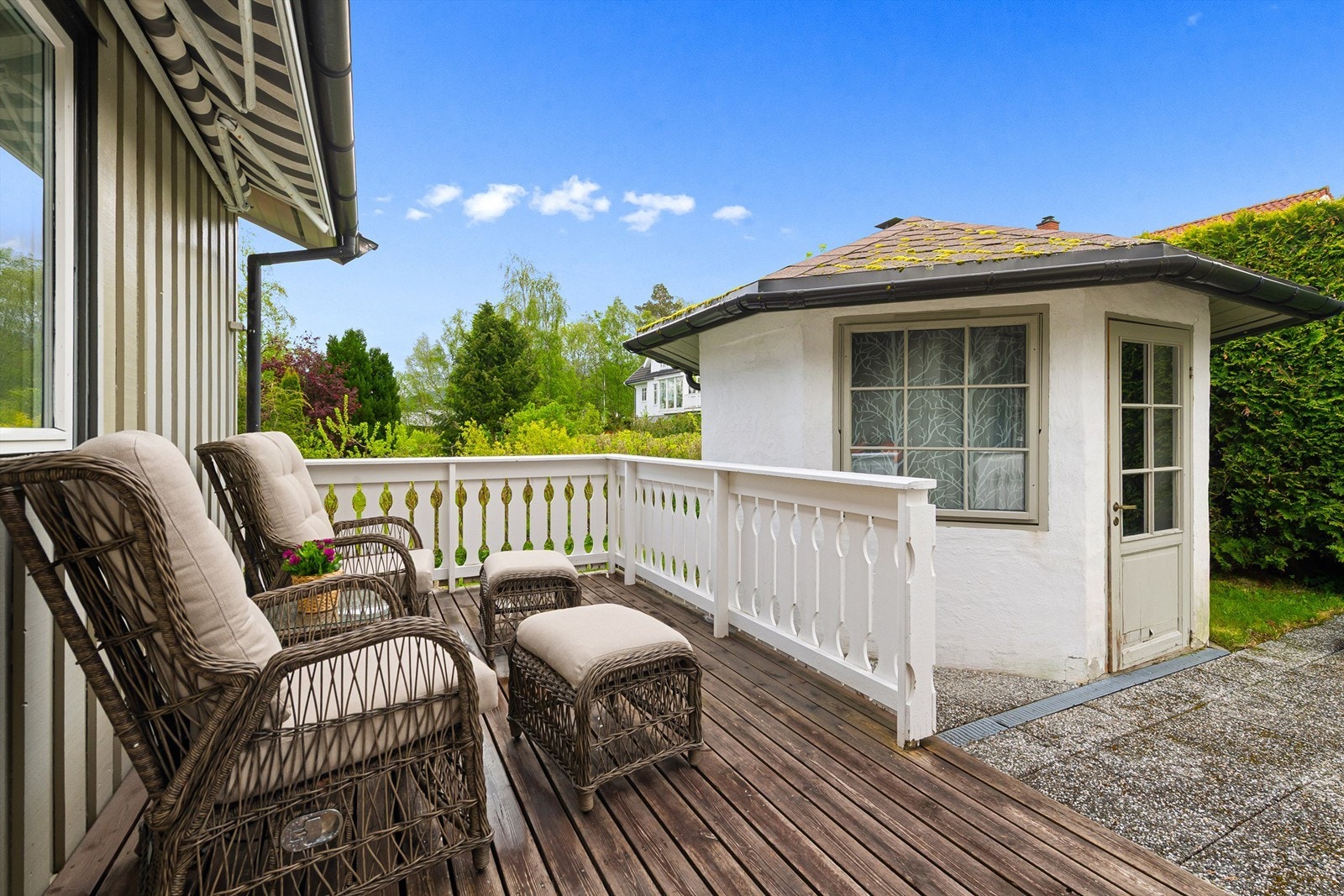 Uteplass og lysthus Galleribilde