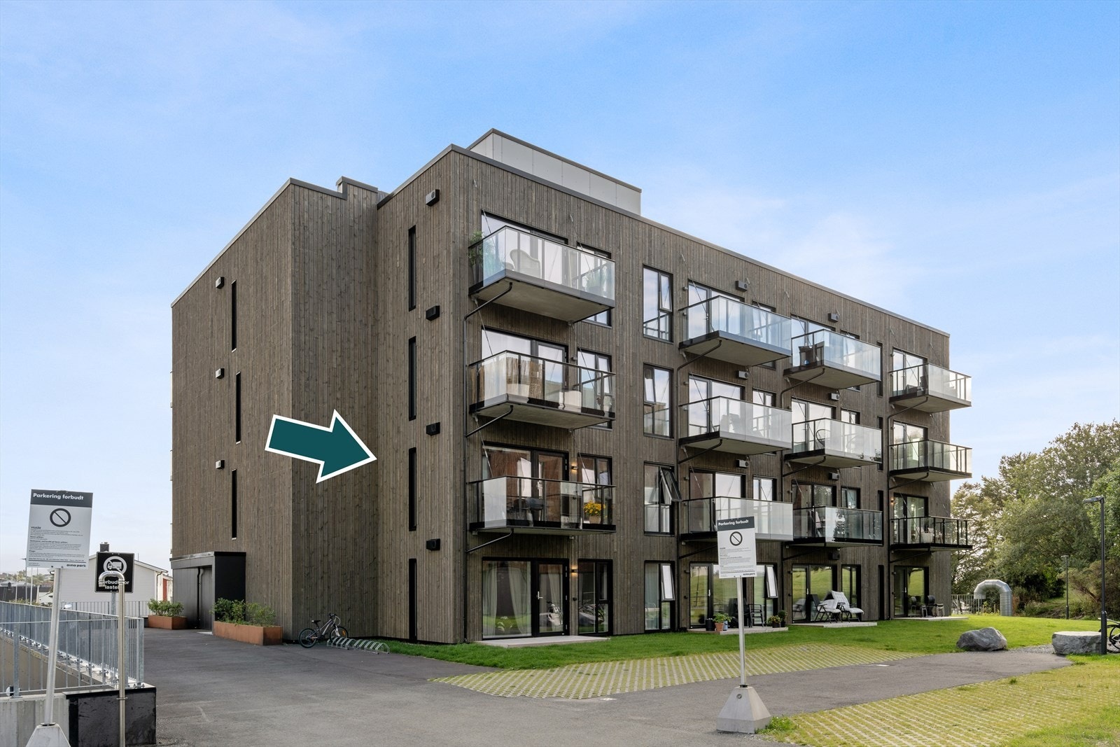 Leiligheten har fin hjørneplassering i 2. etasje Galleribilde