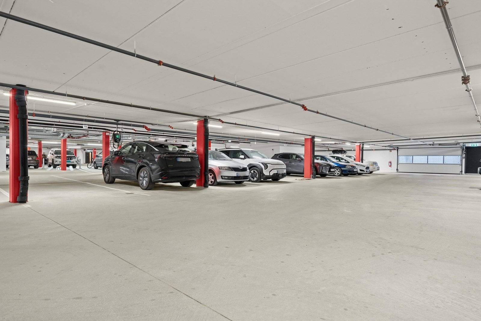 Det medfølger p-plass i felles garasjeanlegg - Klargjort for etablering av elbillader Galleribilde