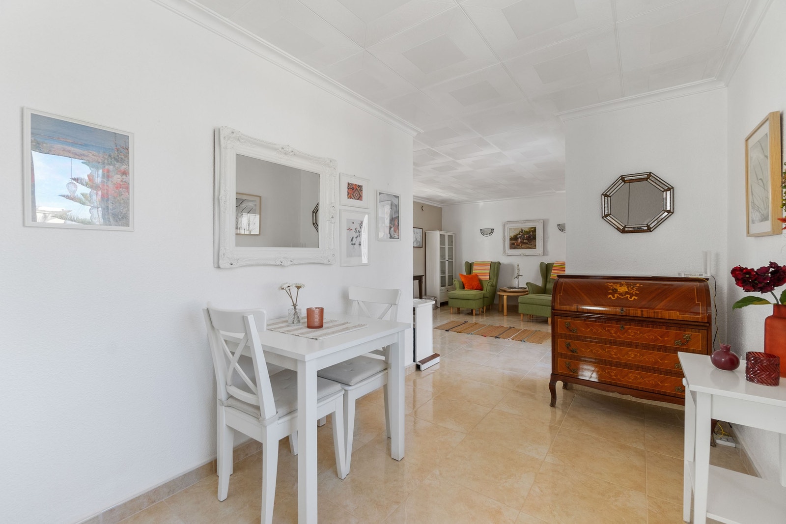 Spiseplass i gjestehuset Galleribilde