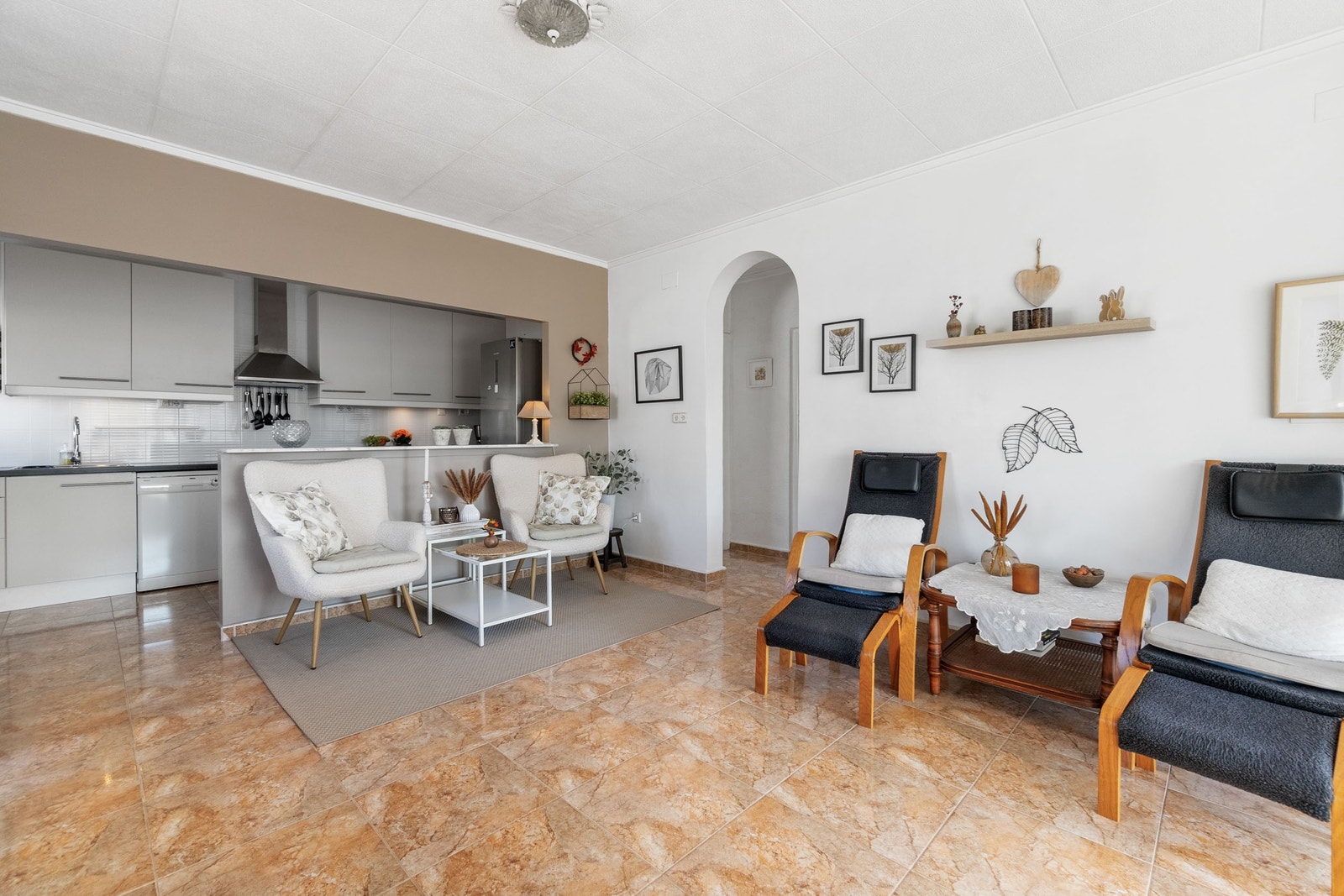 Stue/Kjøkken i hovedhuset Galleribilde