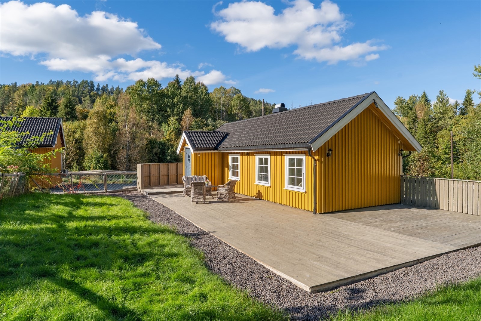 Annekset har en stor terrasse på hele 69 kvm. Galleribilde
