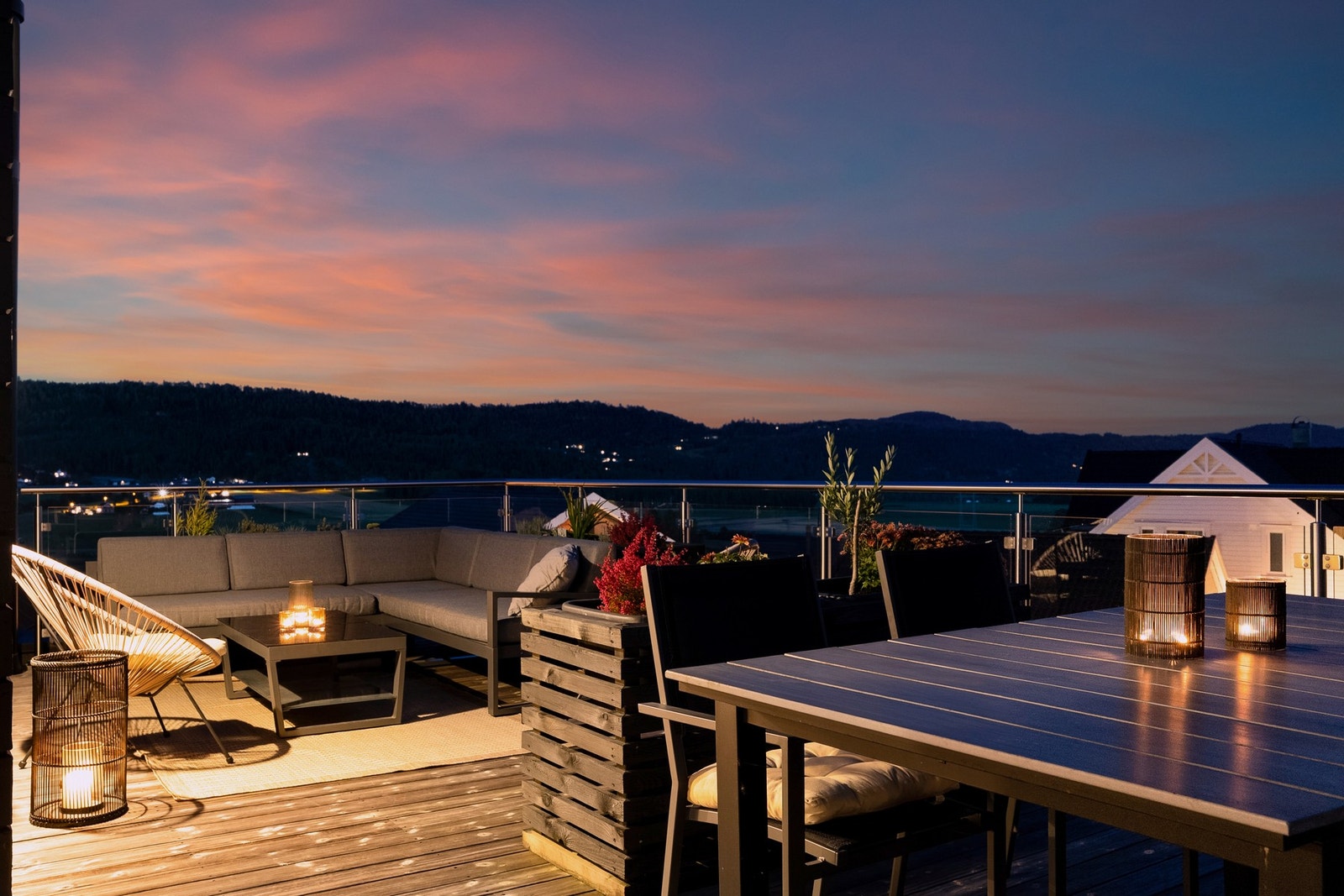 En påkostet og eksklusiv vertikaldelt funkis på Bratsberg Galleribilde