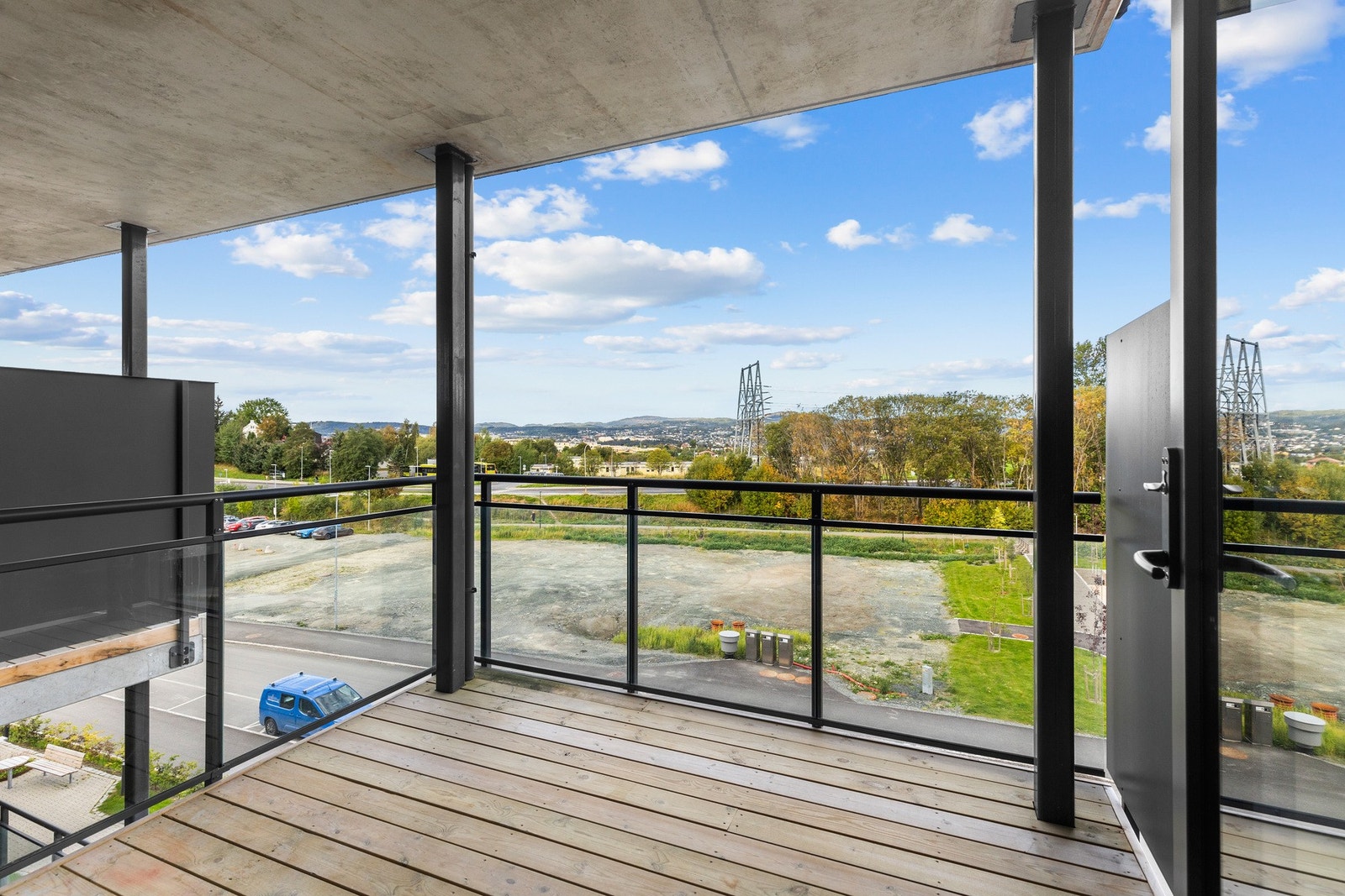 Overbygd balkong med gode solforhold! Galleribilde