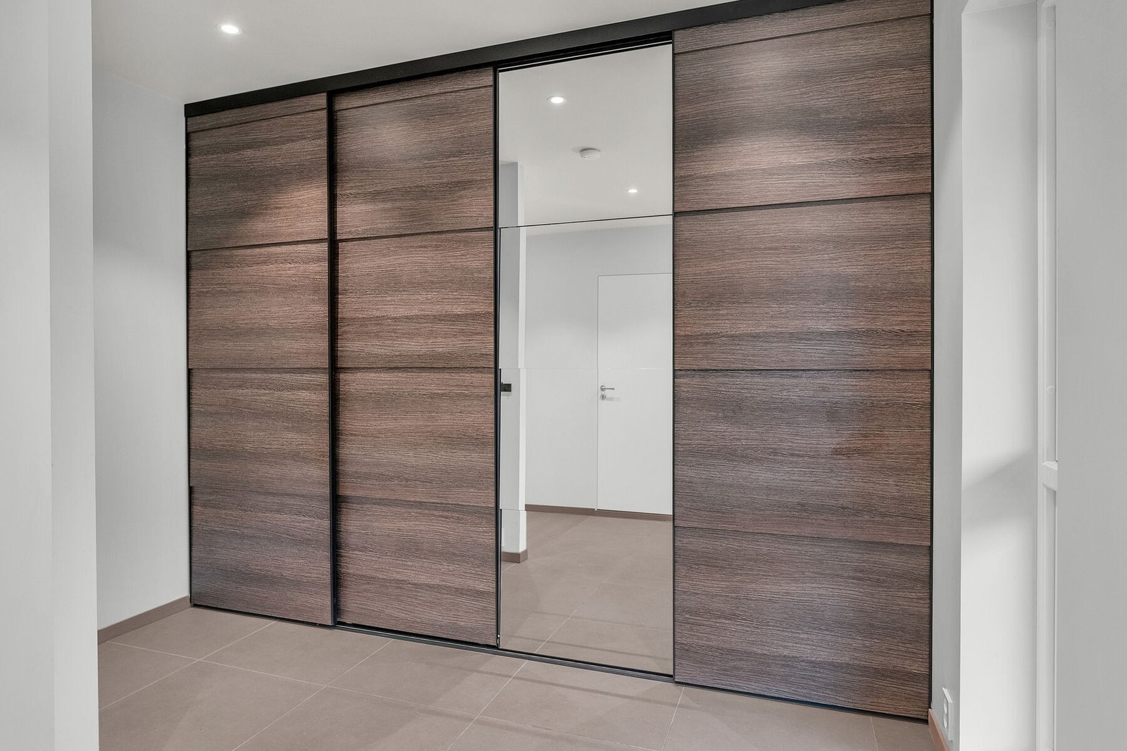 God plass for klesoppheng og oppbevaring Galleribilde