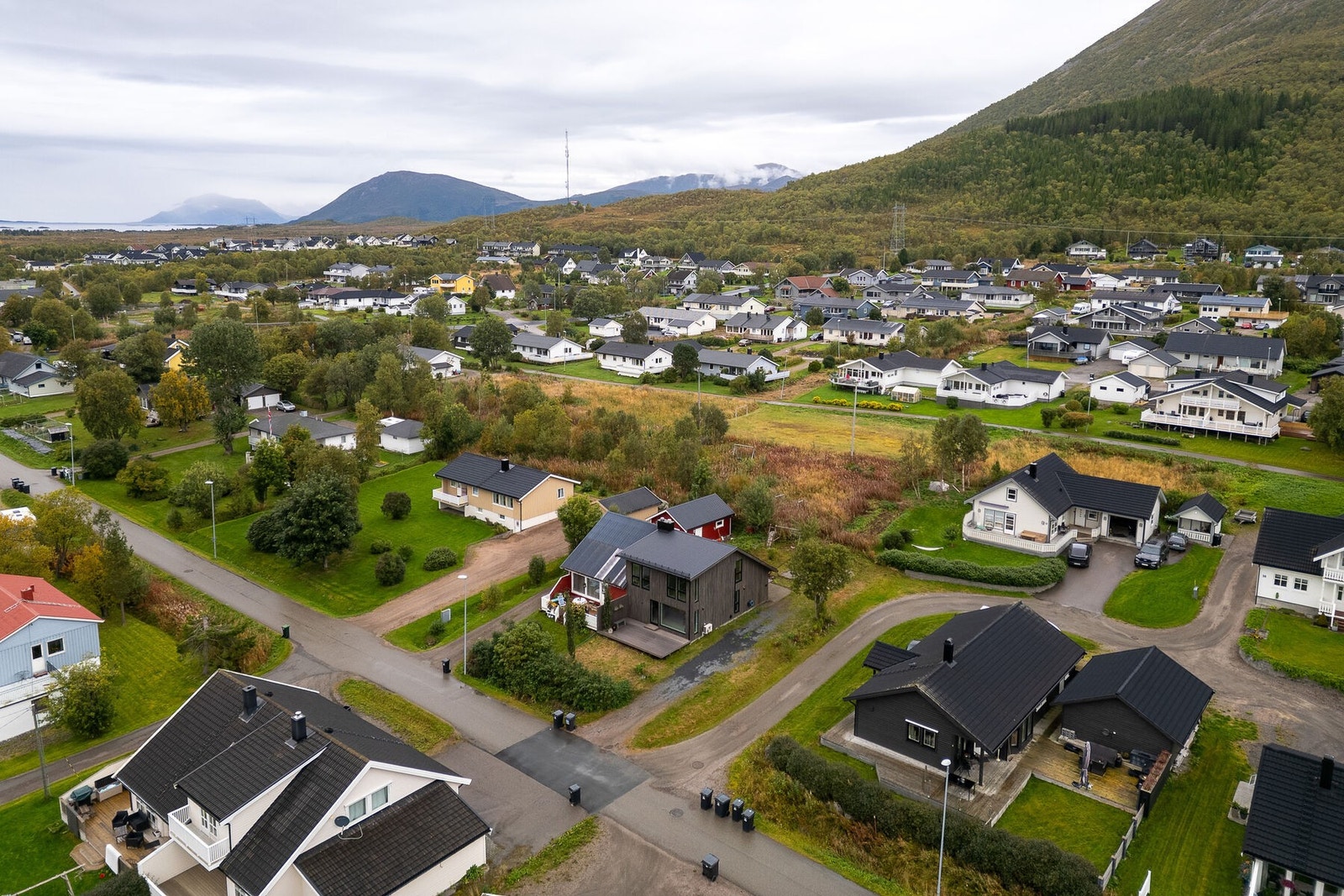 Eiendommen sett fra lufta Galleribilde