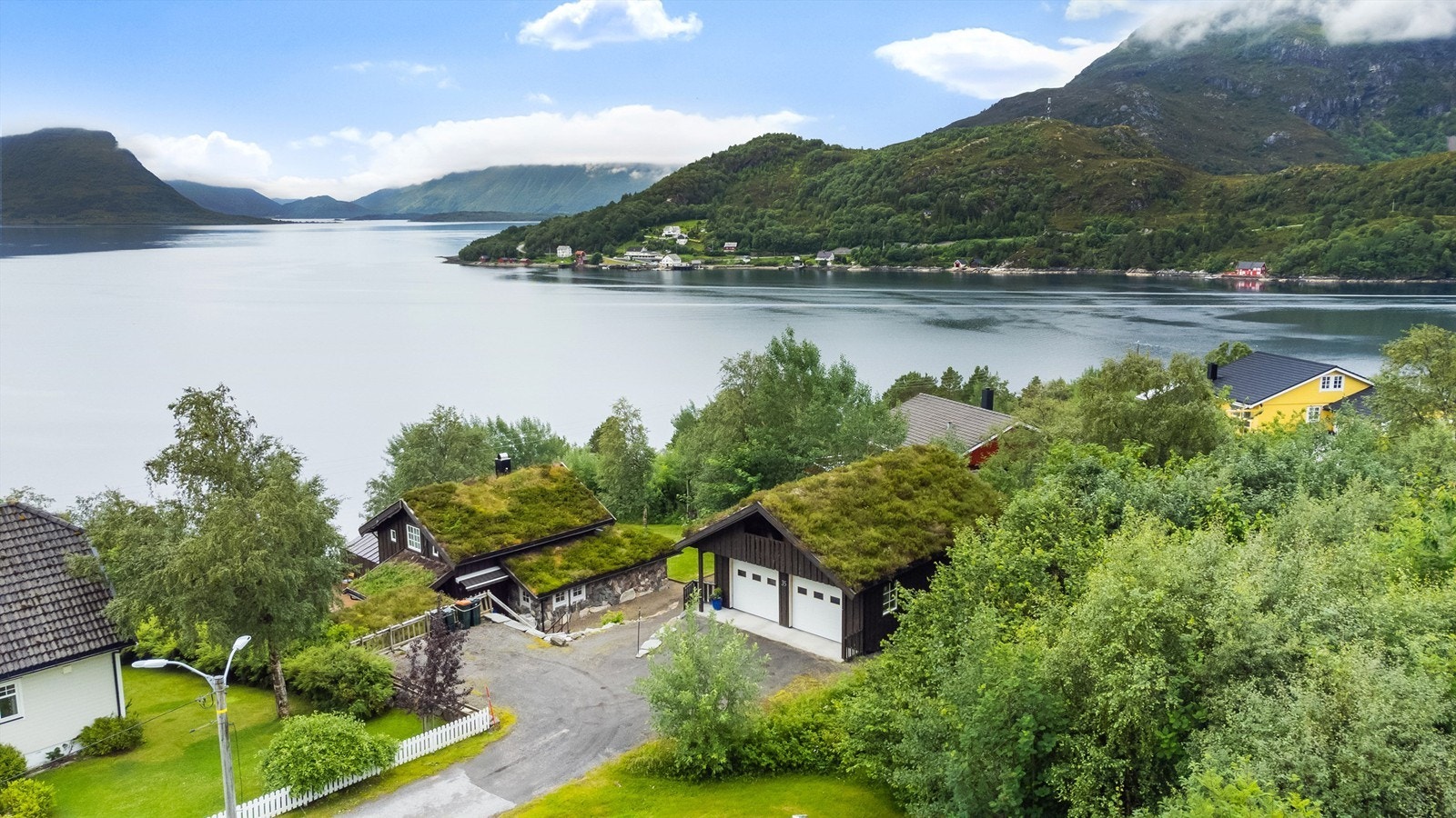Velkommen til Heimstevikvegen 35! Presentert av Vetle Wold Lande i Møremegling Galleribilde