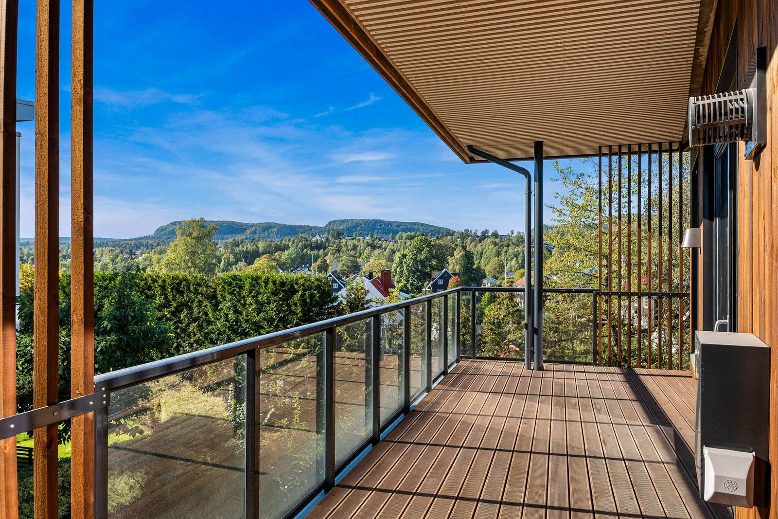 Stor fin balkong med fine soner Galleribilde
