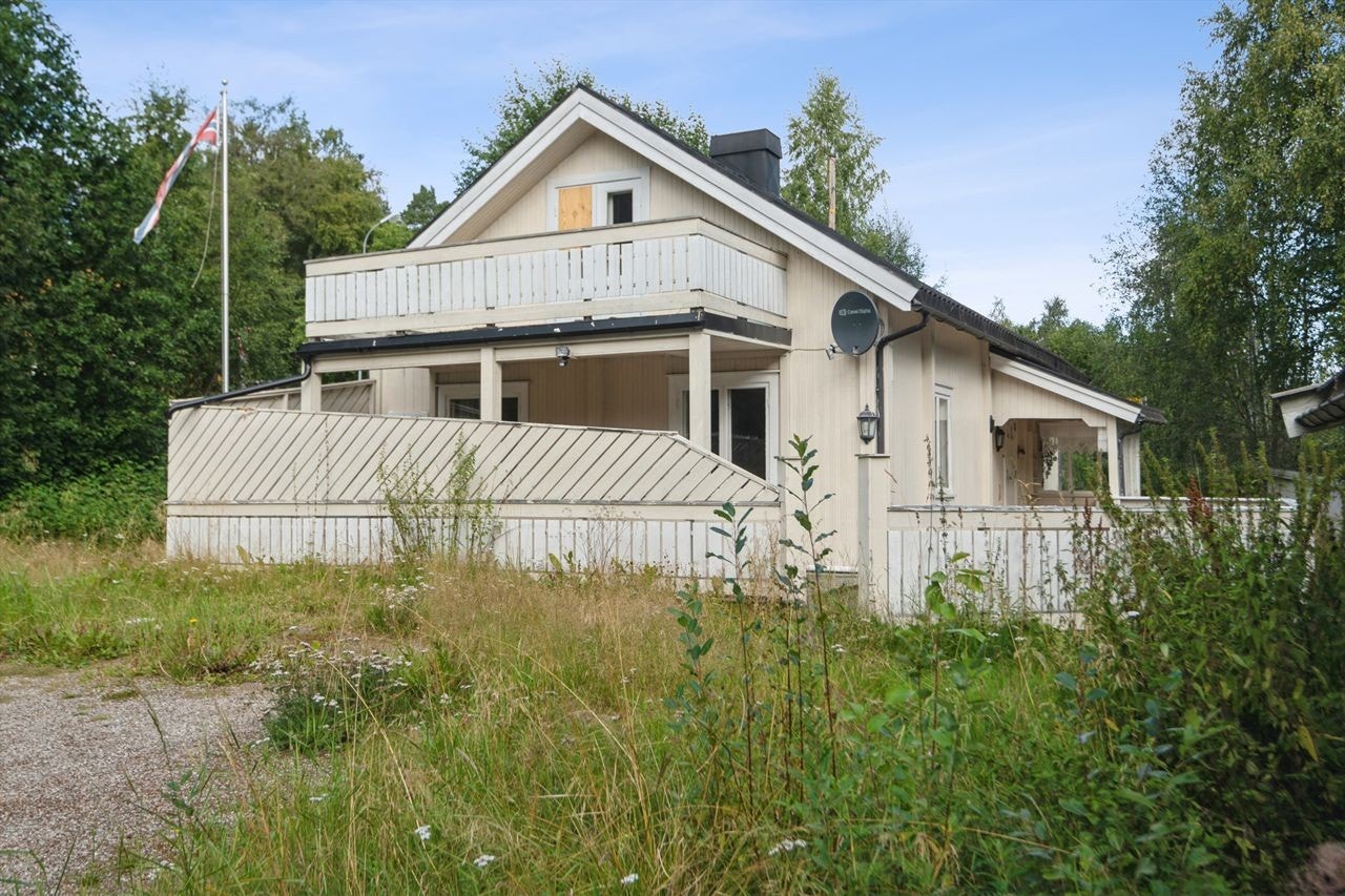 Eiendommen ligger med kort avstand til Koppang sentrum, med butikker, apotek, bank, vinmonopol og mer Galleribilde