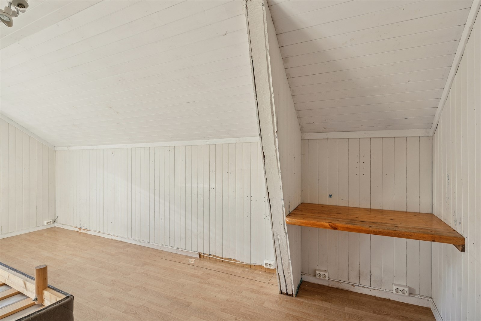 Barnevennlig planløsning med soverommene på samme plan og enkel tilgang til baderom. Galleribilde