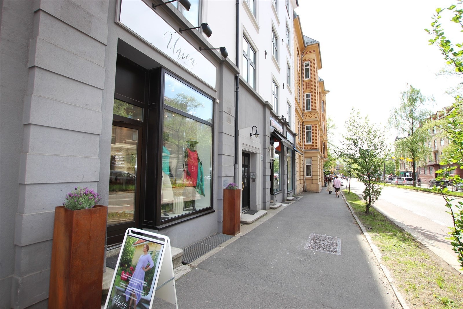 Lokalet har en veldig god eksponering mot fortau og Kirkeveien og ligger ikke langt fra Majorstukrysset. Galleribilde