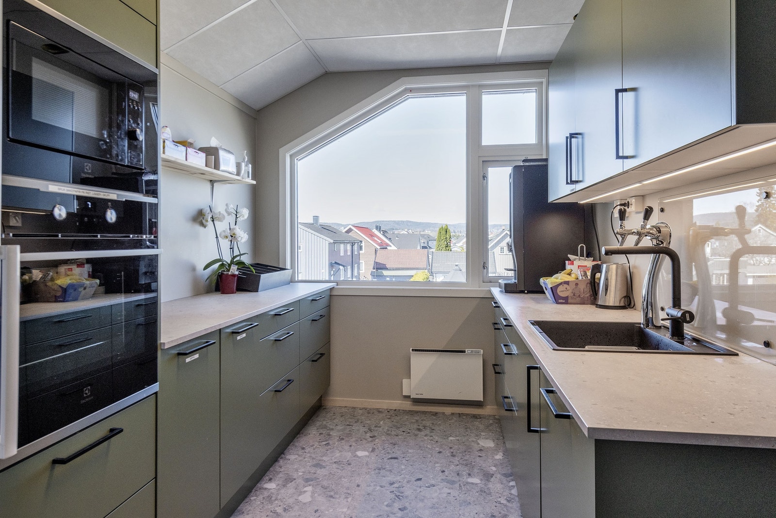 Fullt utstyrt kjøkken fra Sigdal. Galleribilde