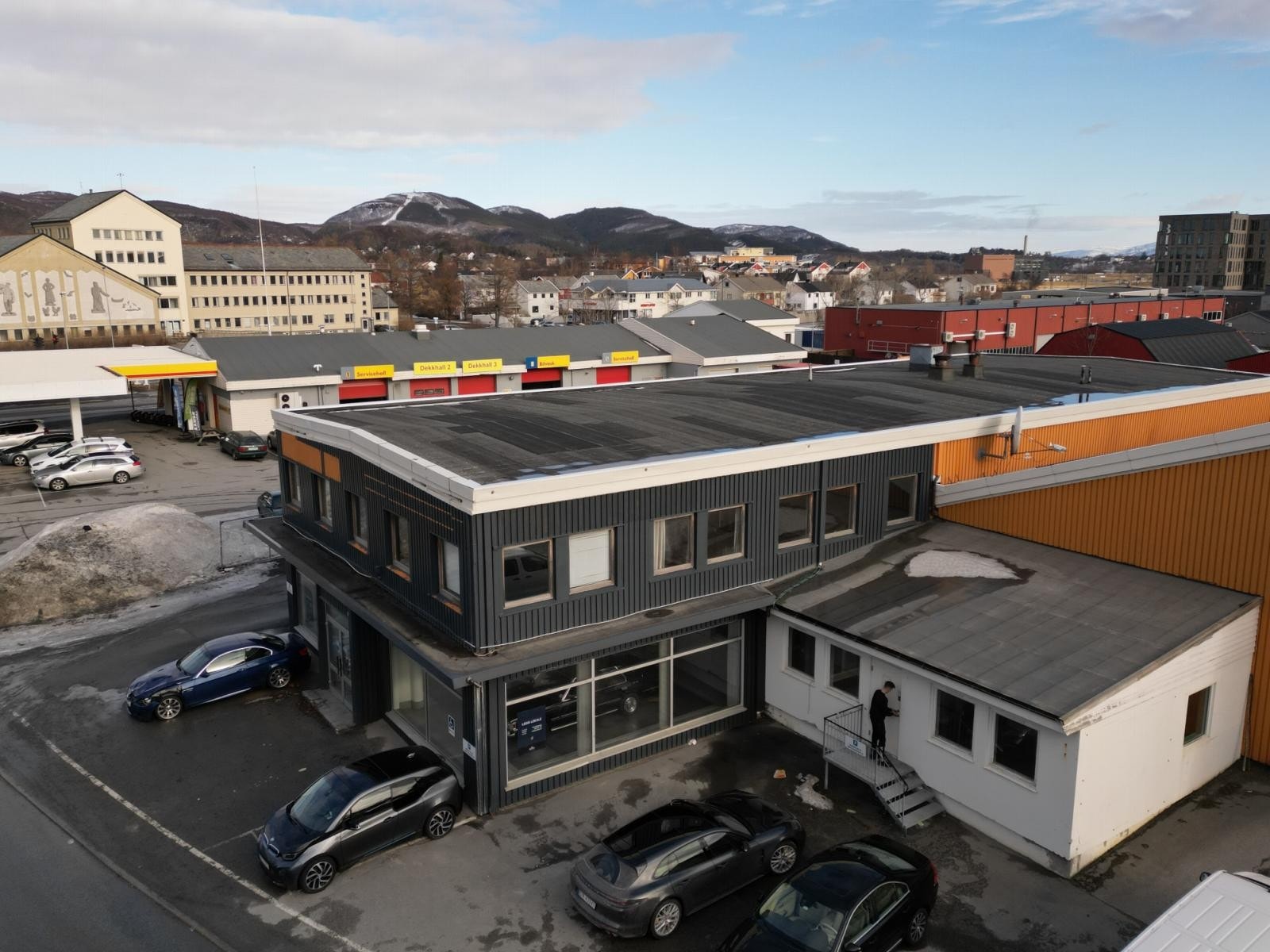 Butikk og administrasjonslokaler. Galleribilde